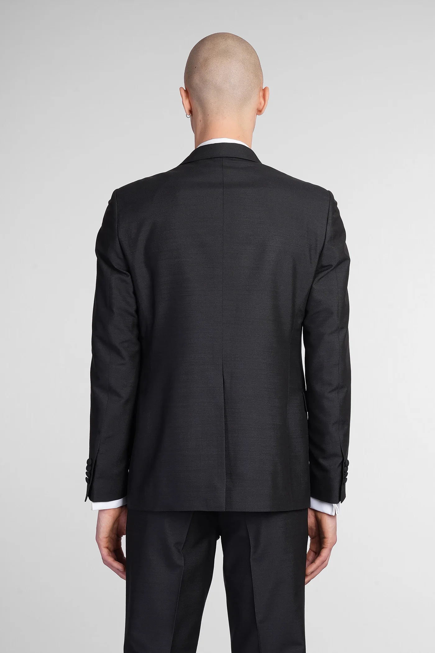 Suit in black silk - Image 3