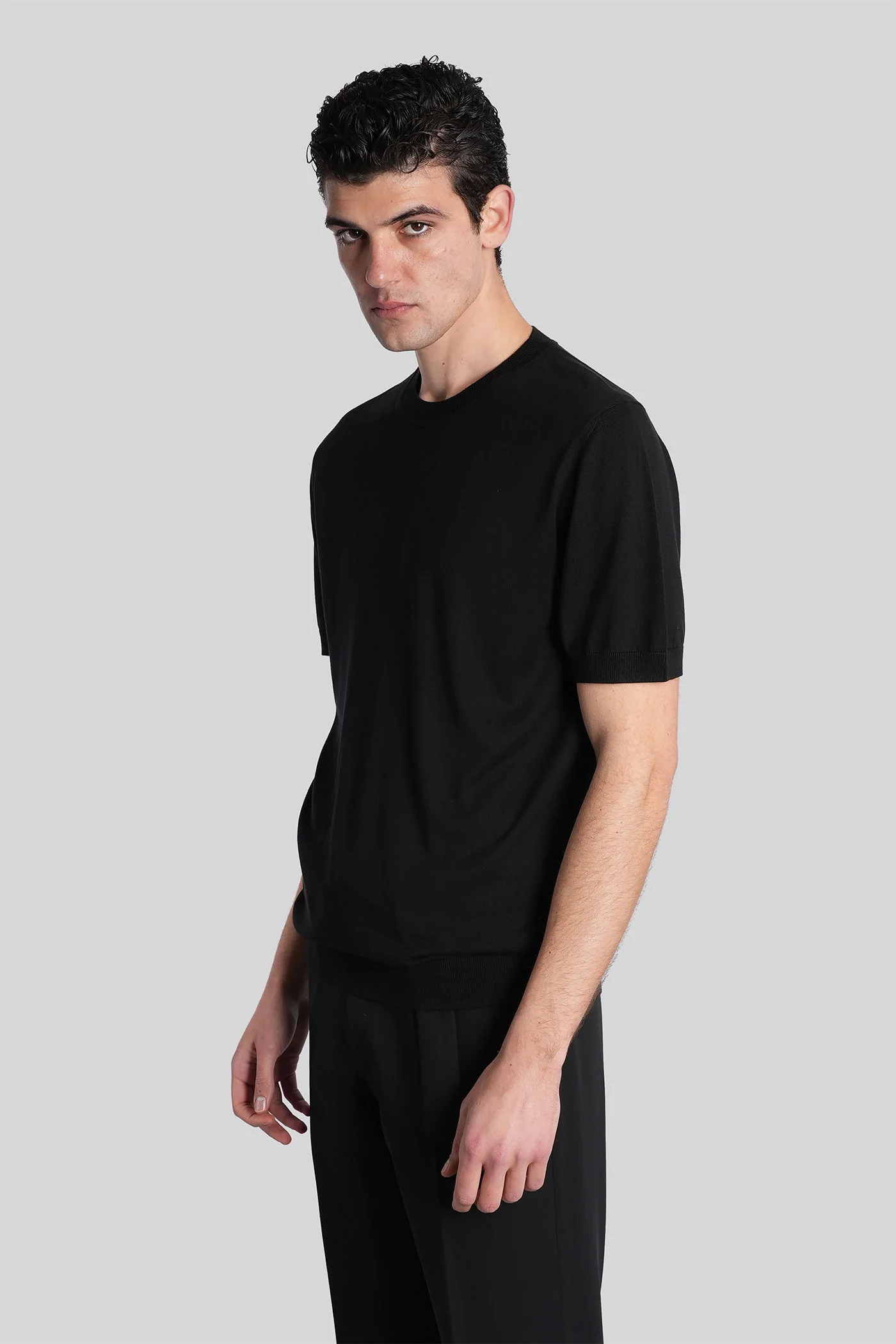 T-Shirt in black silk - Image 4