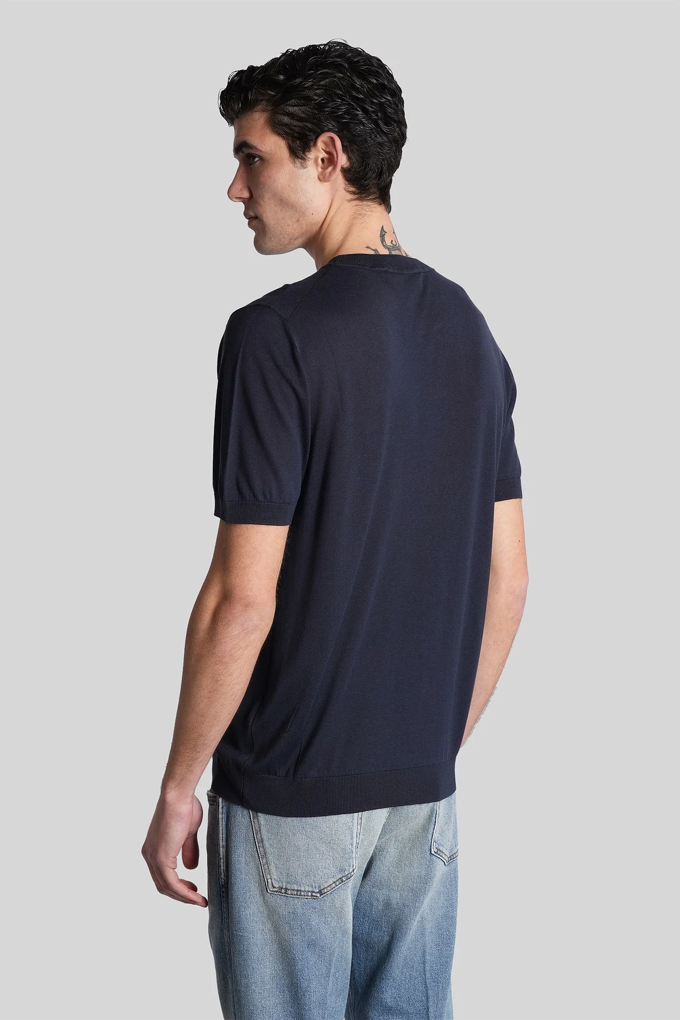 T-Shirt in blue silk - Image 3