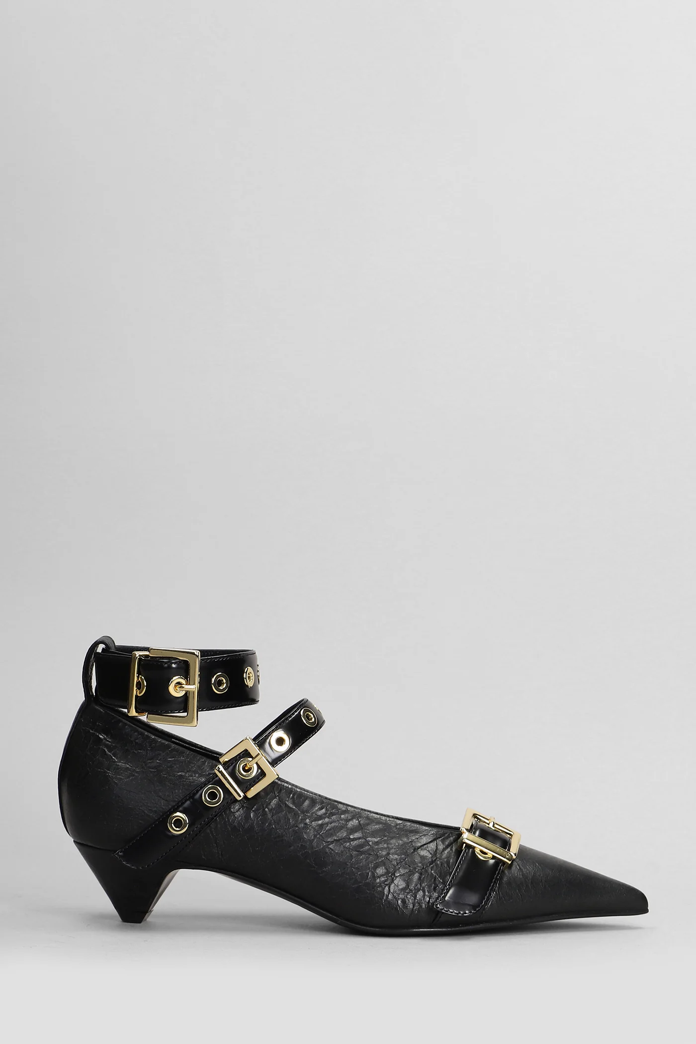 Pumps in black leather