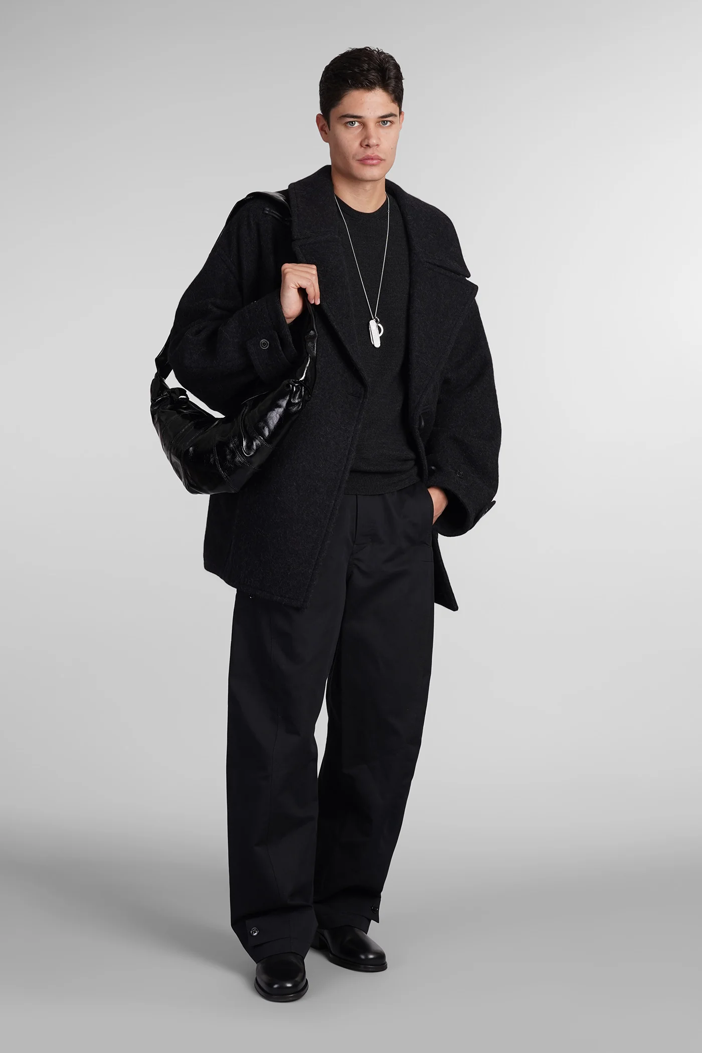 Coat in black wool - Image 2