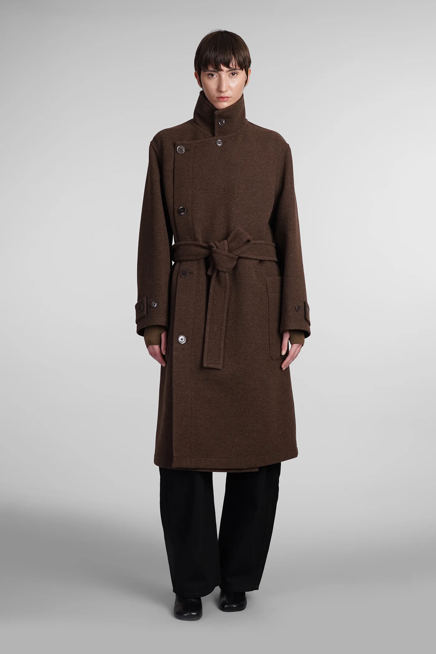 Coat in brown wool