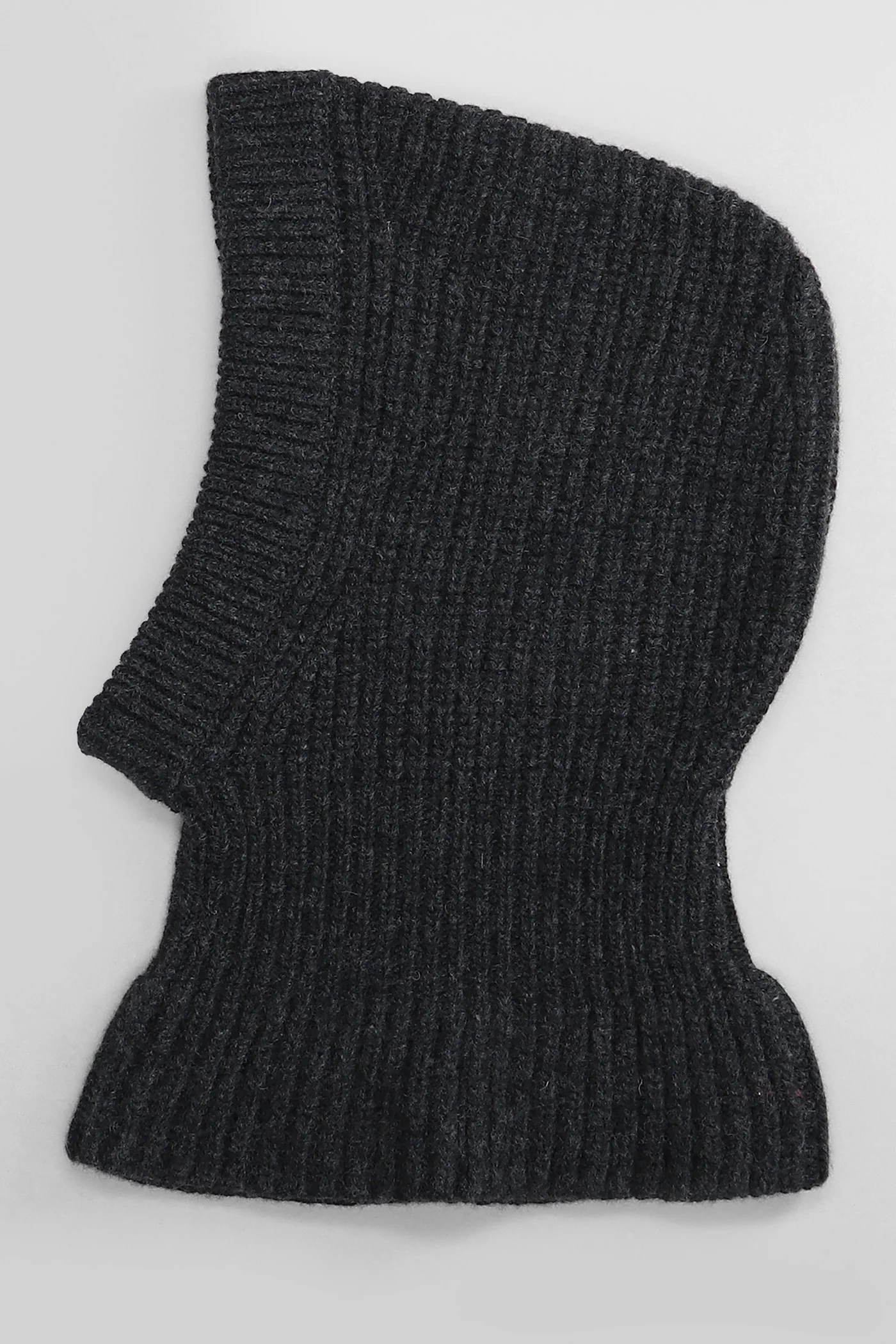 Hats in grey wool - Image 2