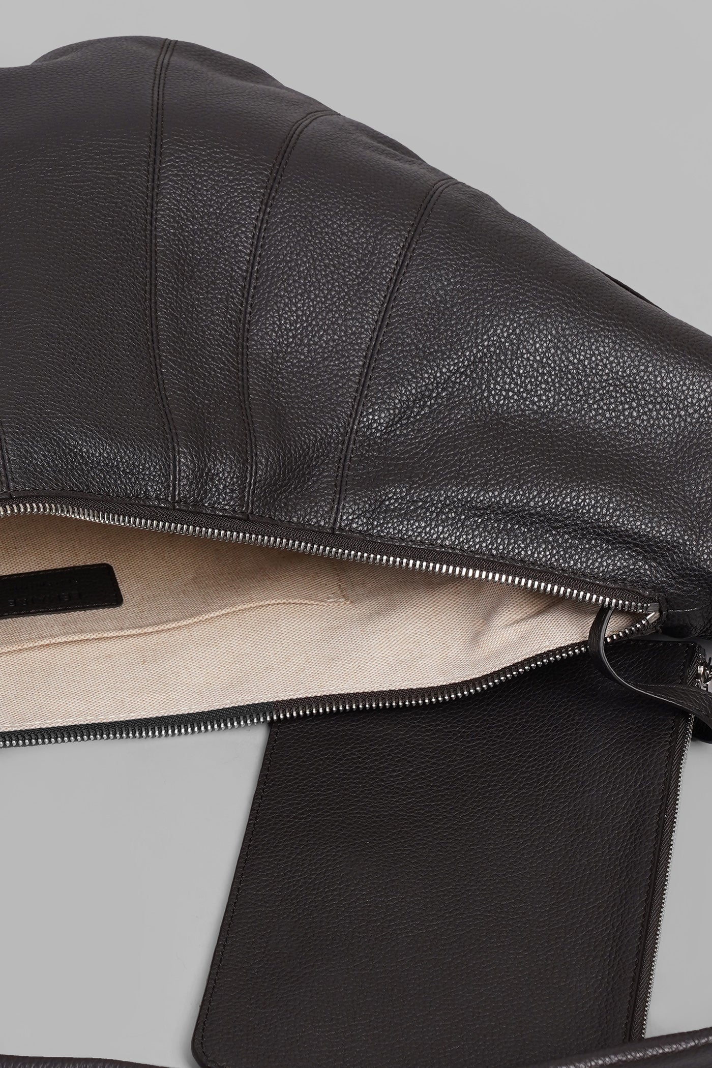 Large croissant Shoulder bag in brown leather - Image 4