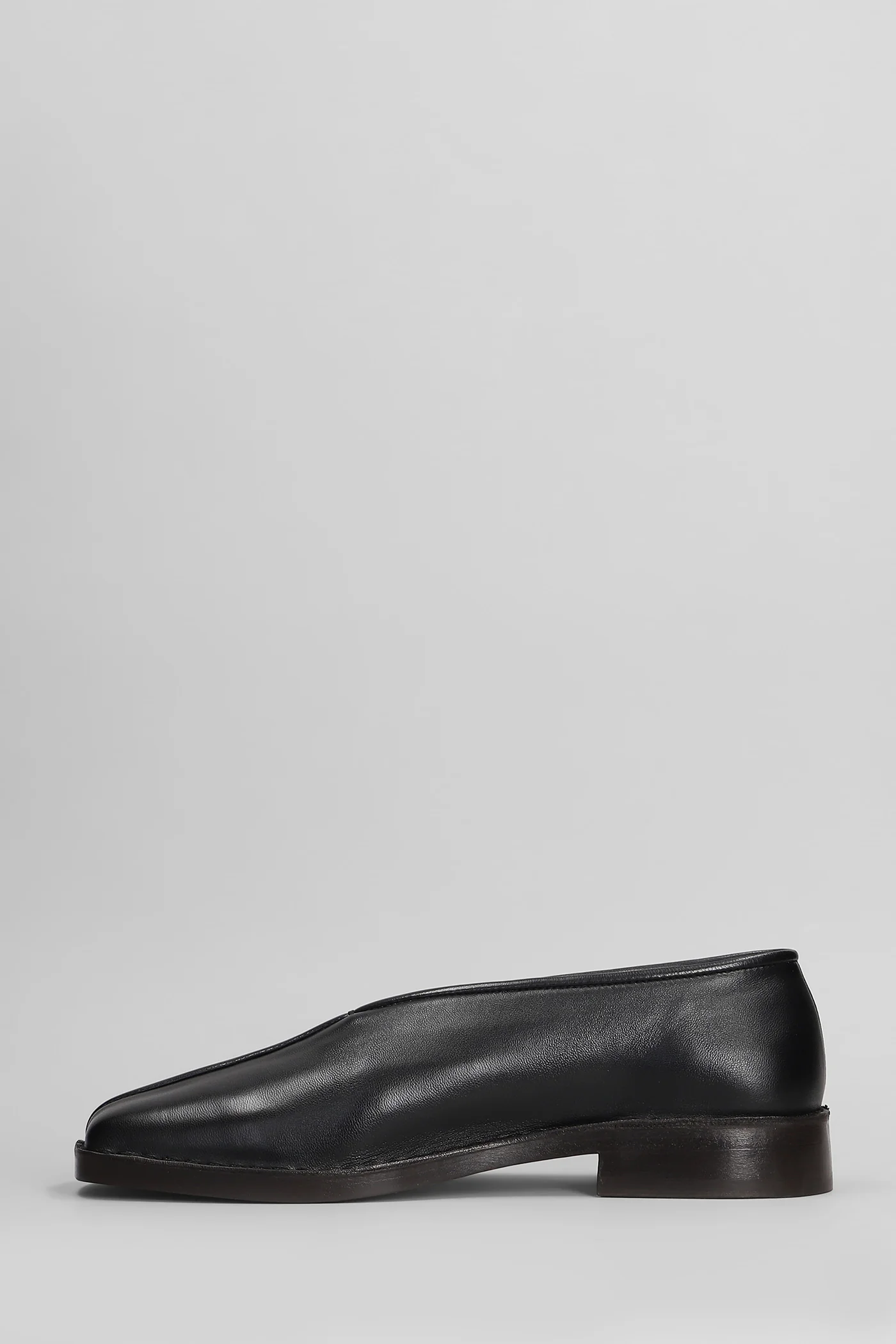 Loafers in black leather - Image 3