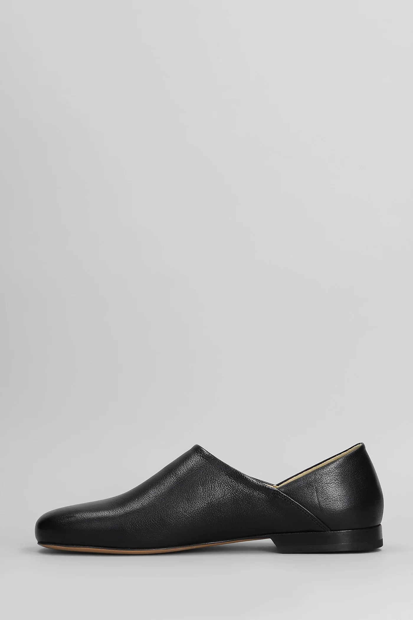 Loafers in black leather - Image 3