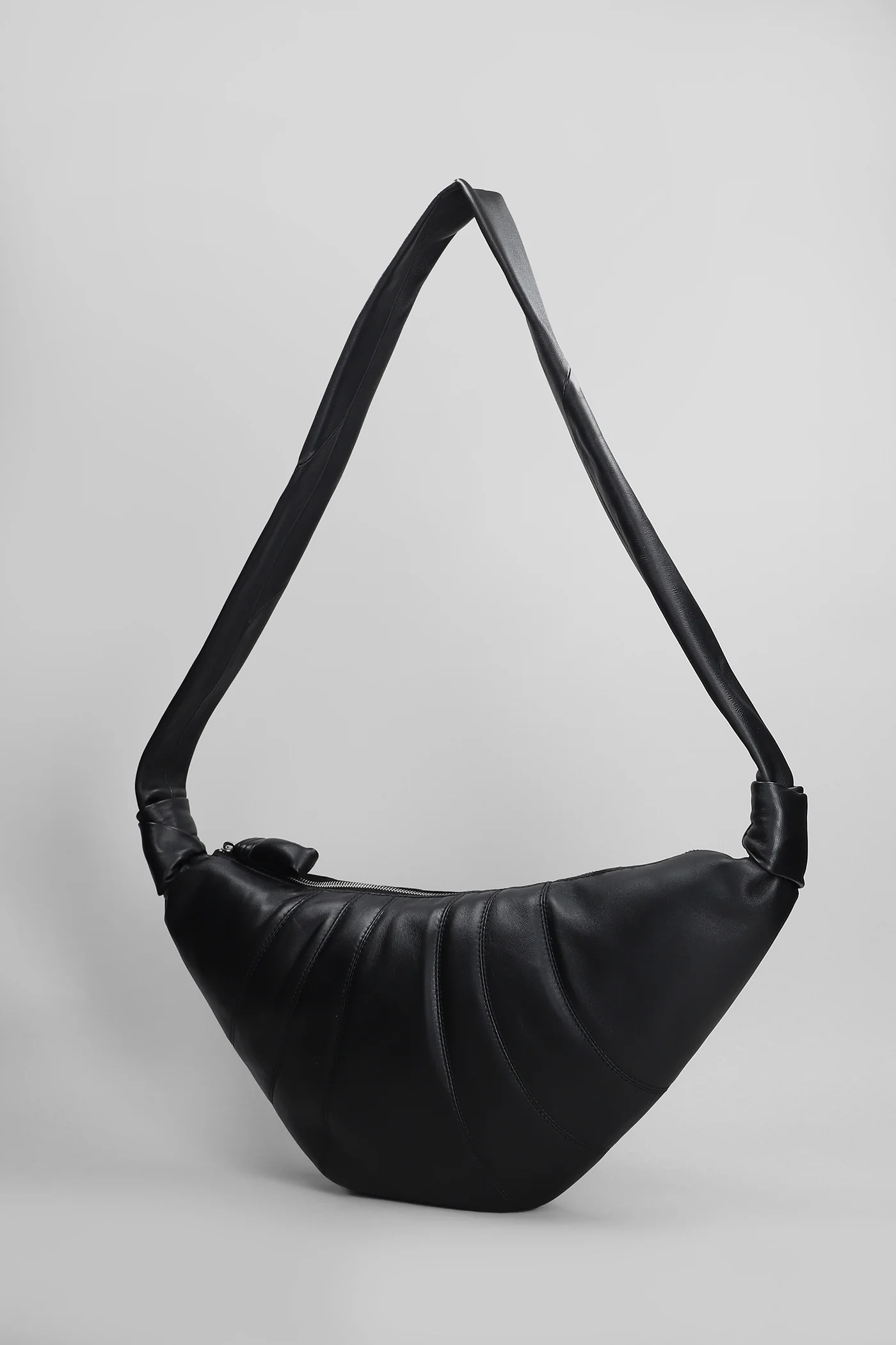 Meduim croissant Shoulder bag in black leather - Image 2