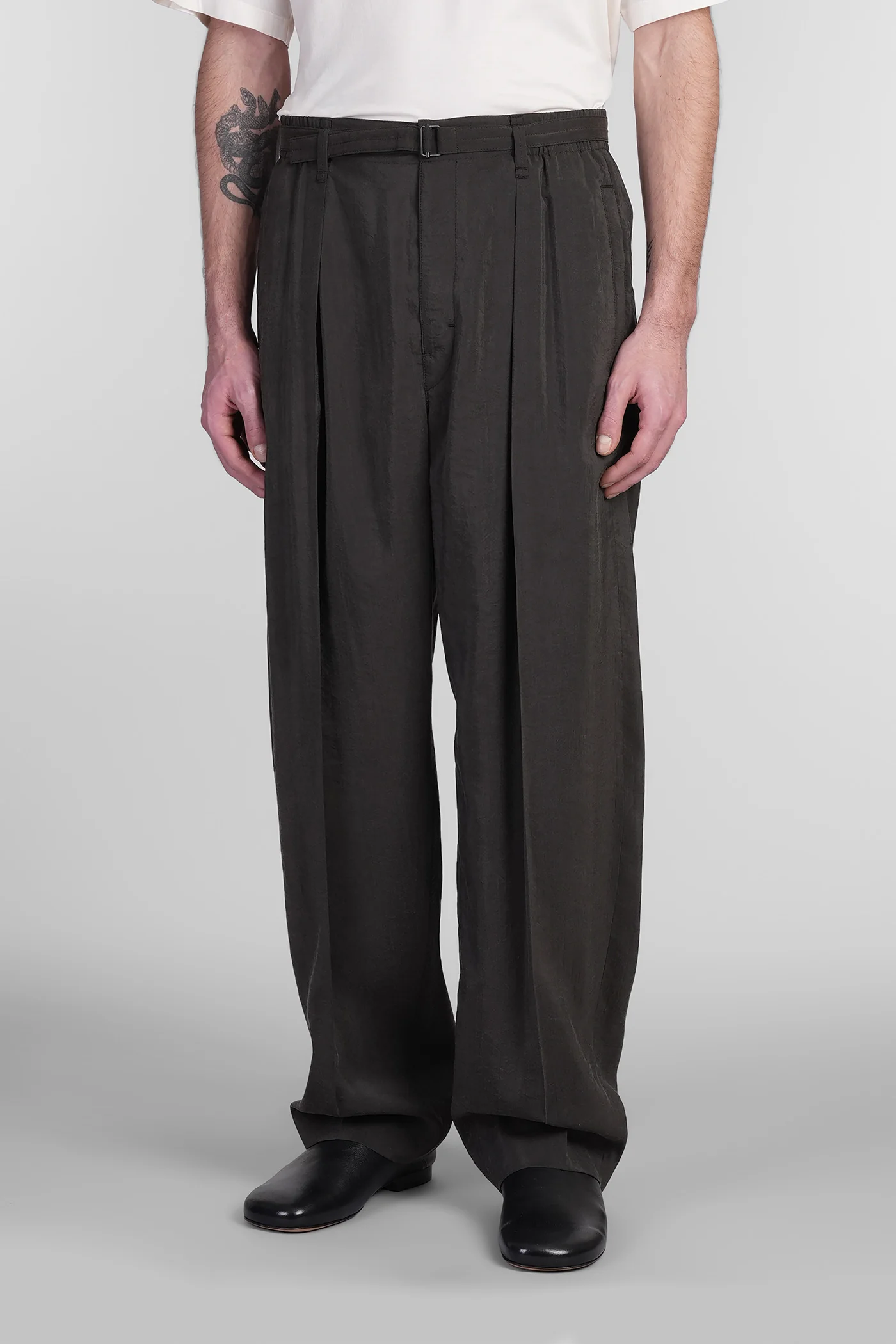 Pants in brown silk