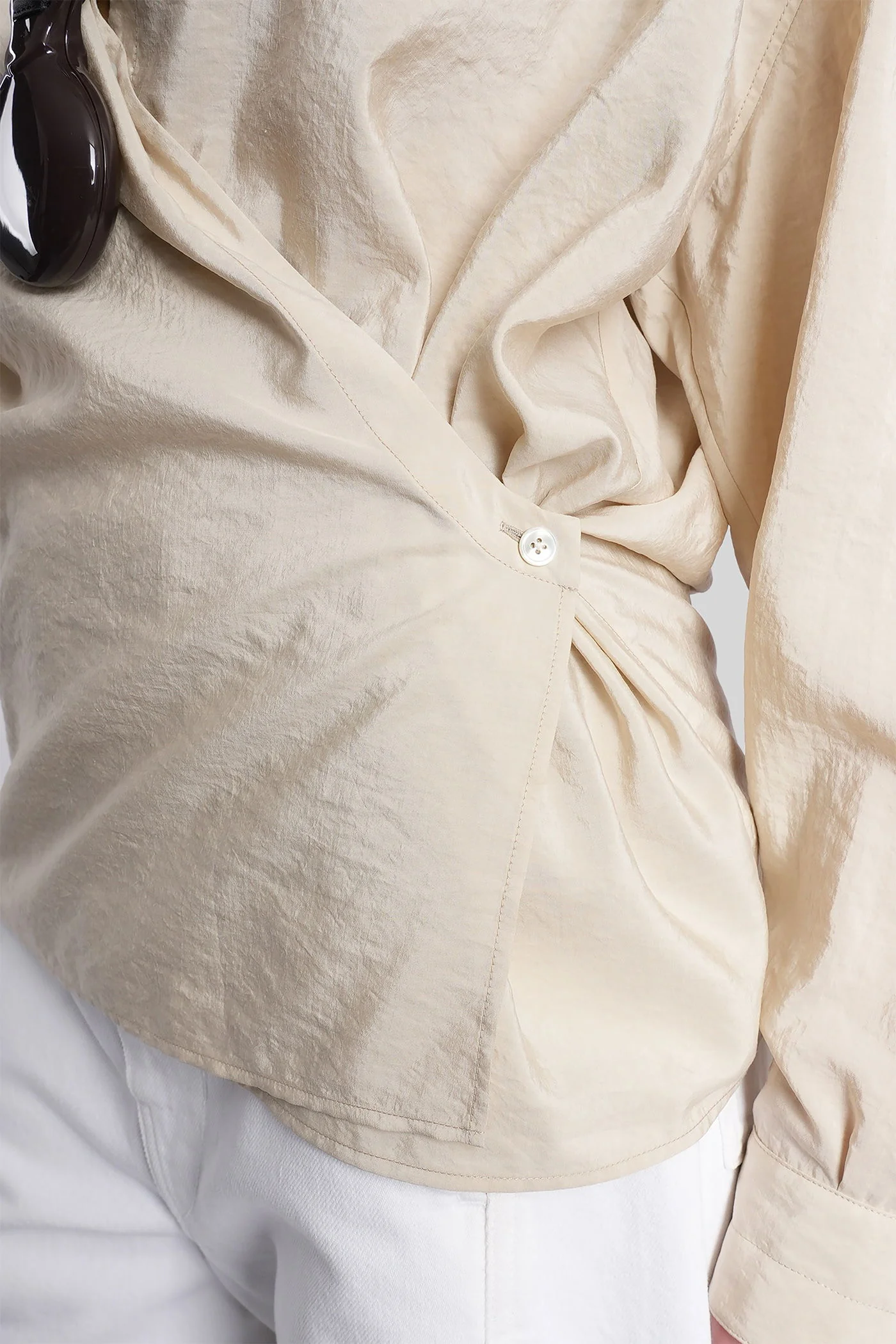 Shirt in beige silk - Image 5