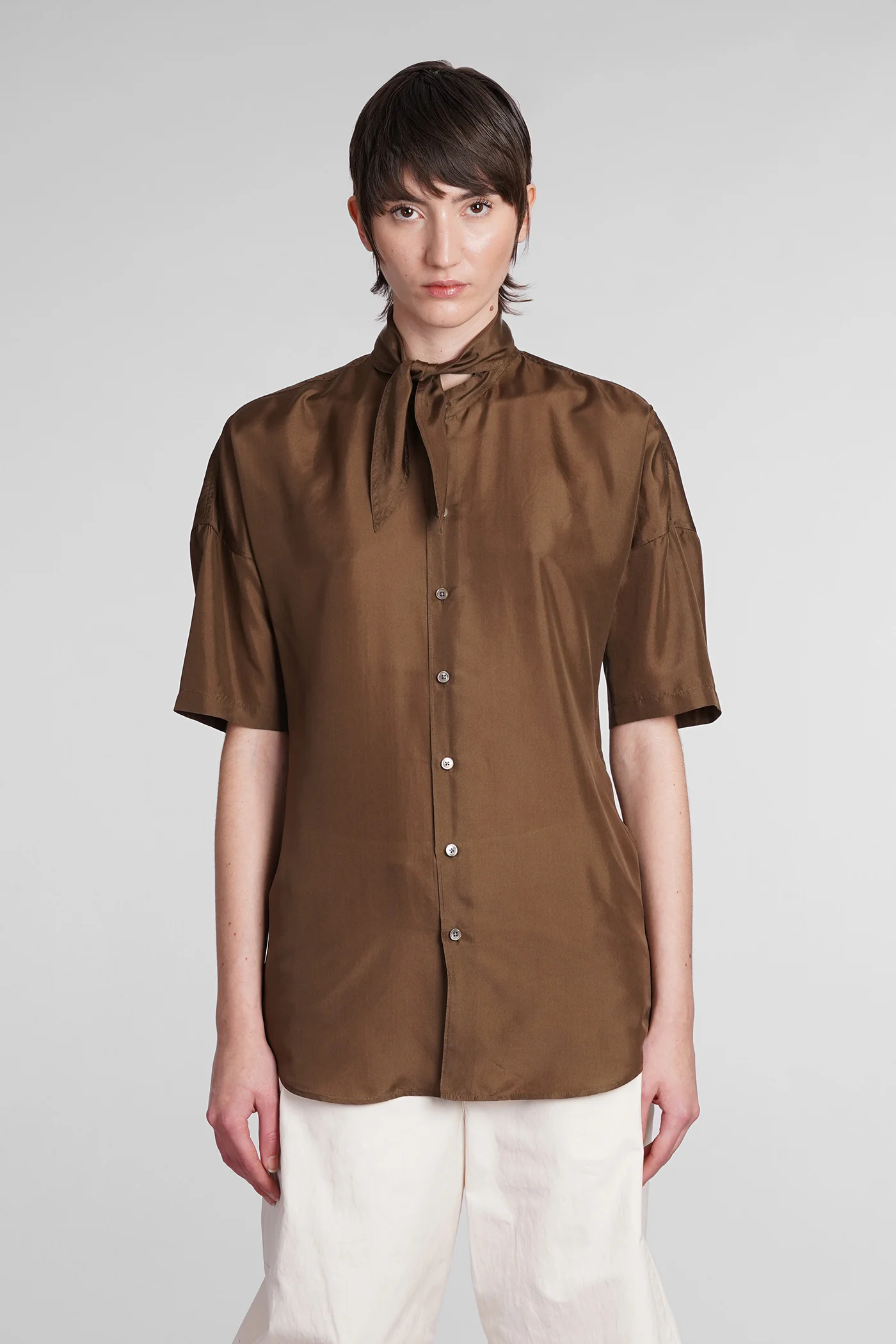 Shirt in brown silk