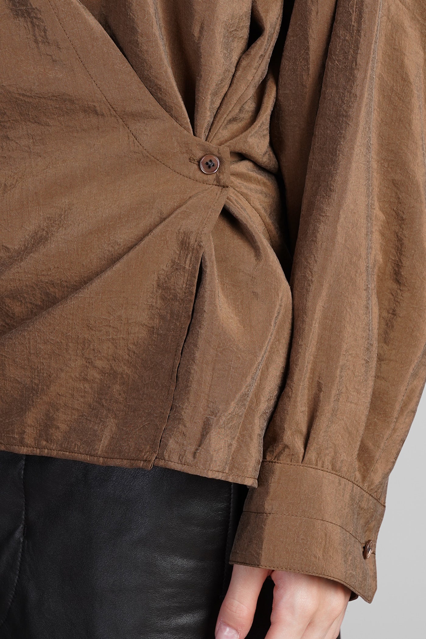 Shirt in brown silk - Image 5