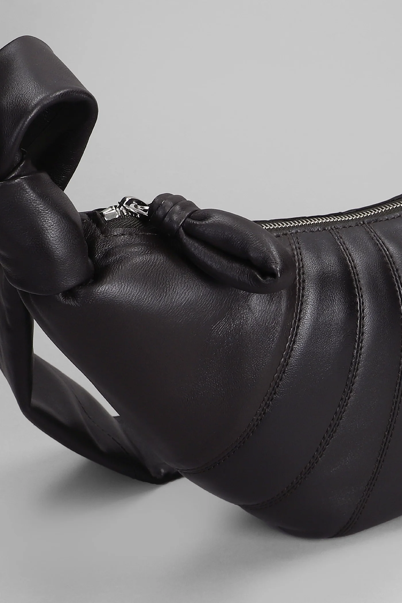 Small croissant Shoulder bag in brown leather - Image 4