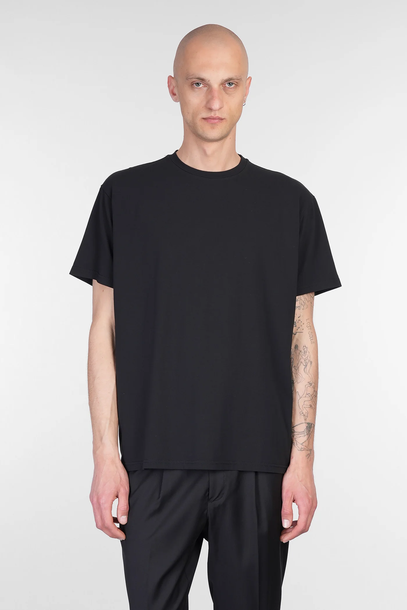 B150 T-Shirt in black cotton
