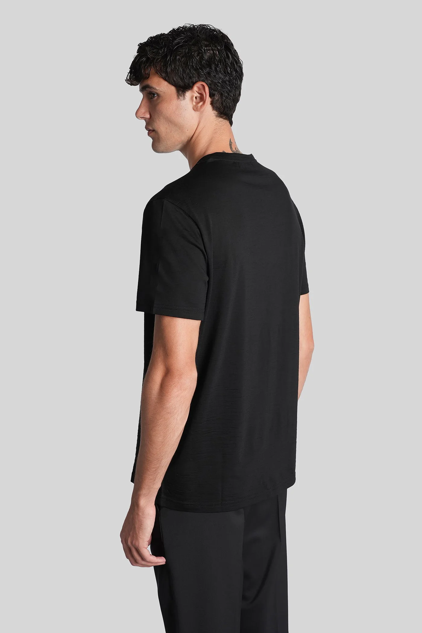 B213 T-Shirt in black cotton - Image 3