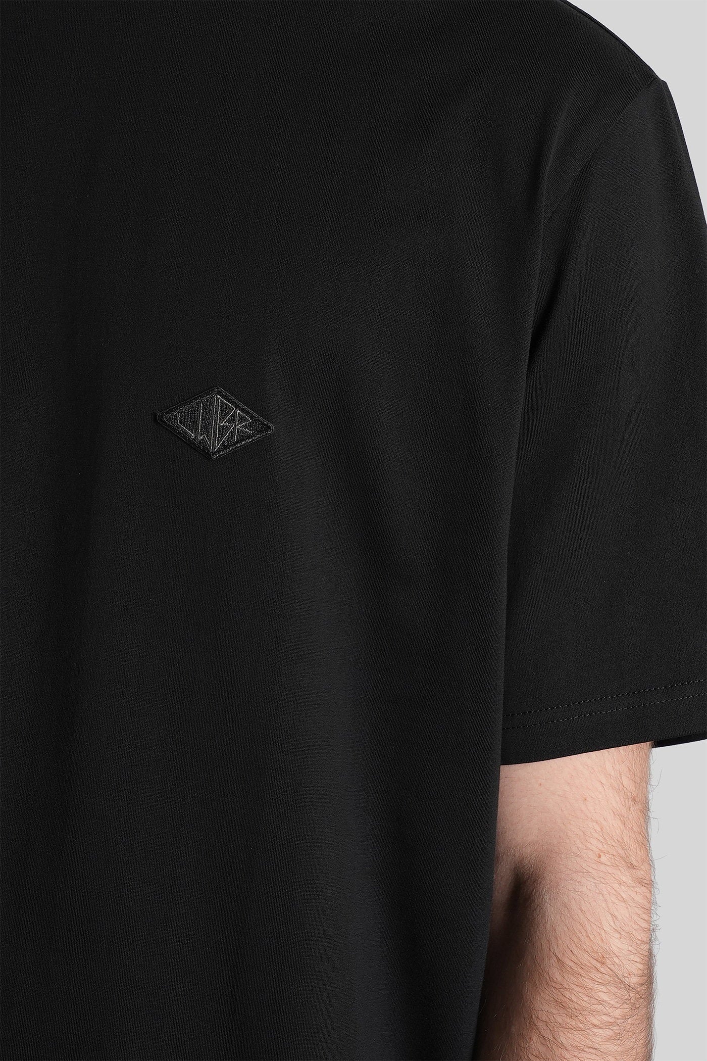 B240 T-Shirt in black cotton - Image 5