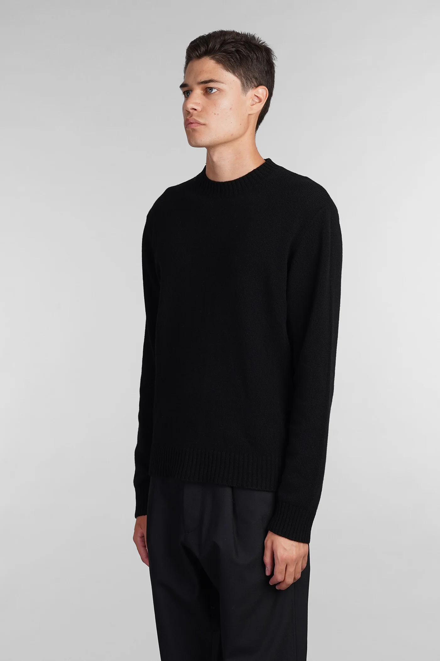 K189 Knitwear in black wool - Image 4