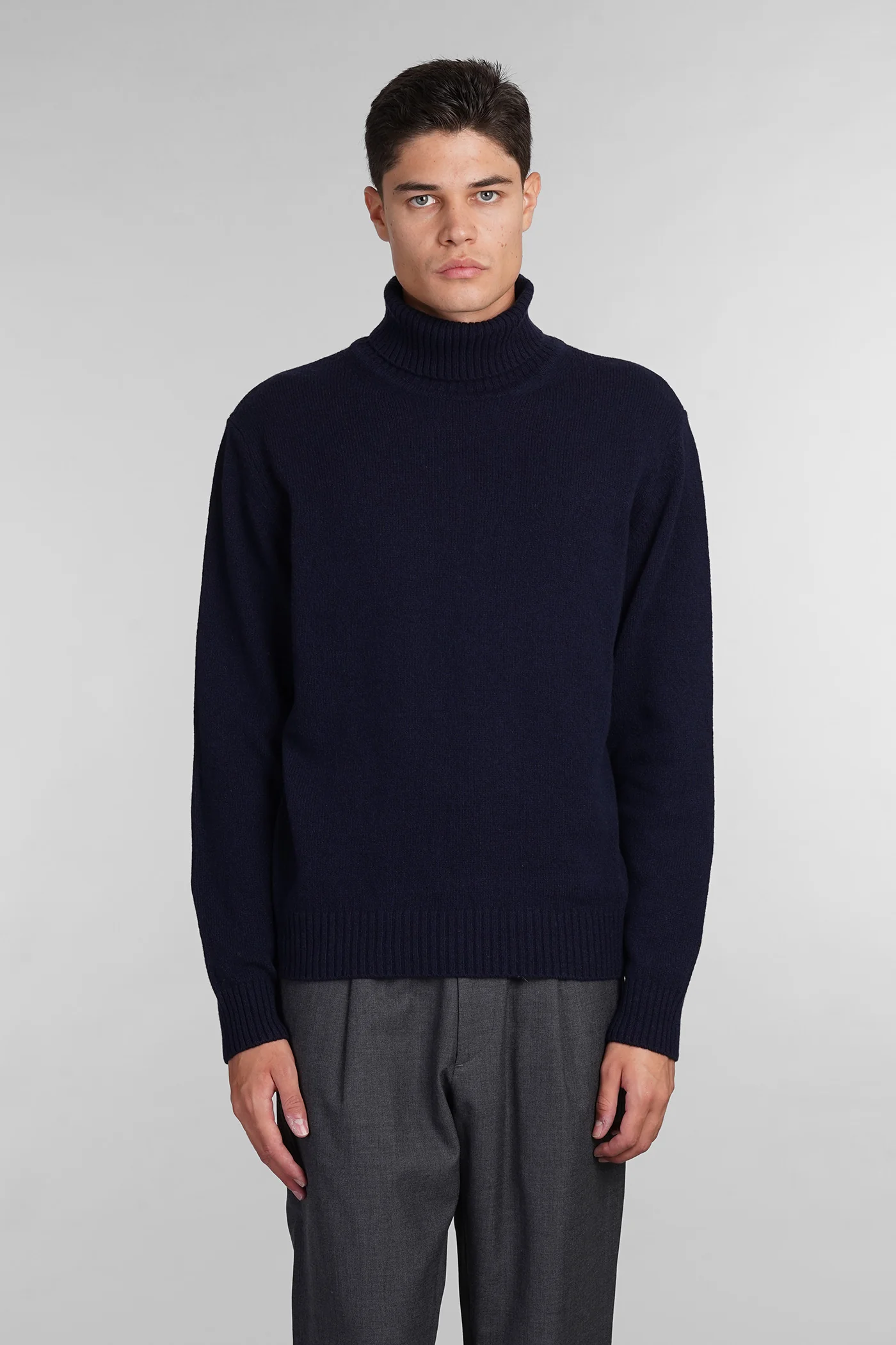 K190 Knitwear in blue wool