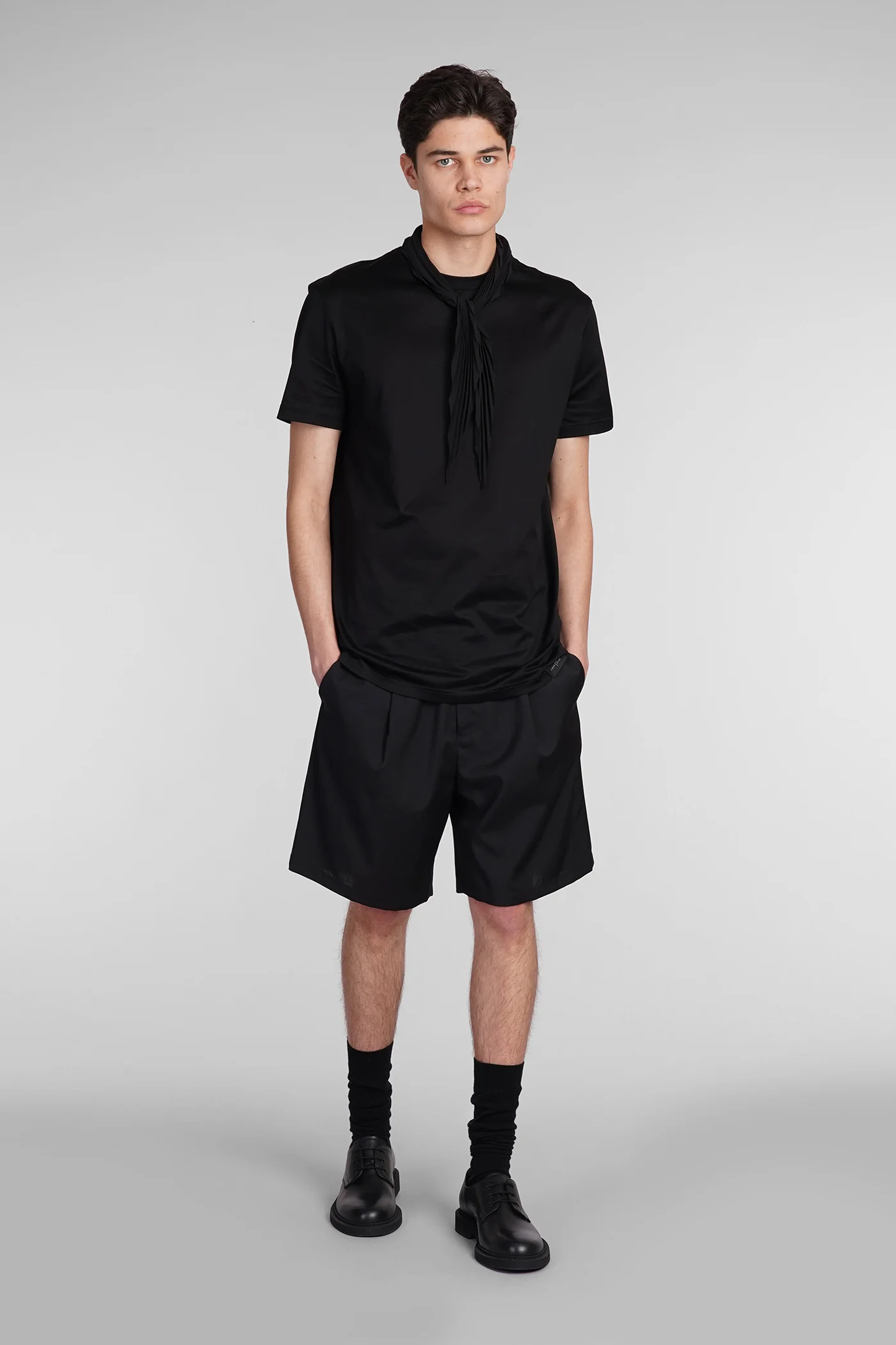 Tokyo Shorts in black wool - Image 2