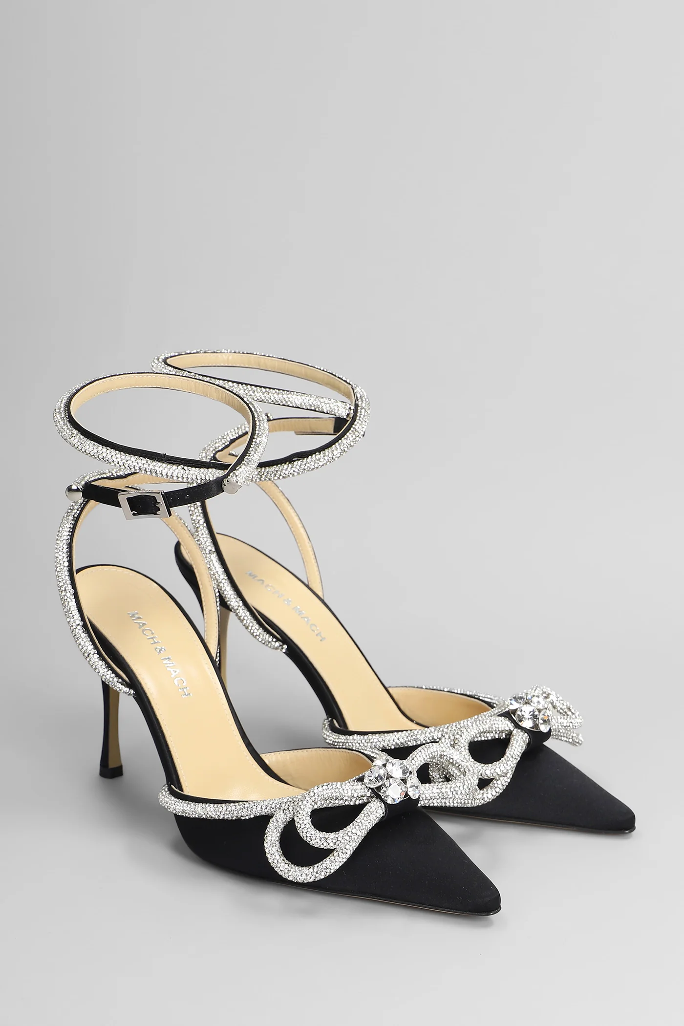 Pumps in black satin - Image 2