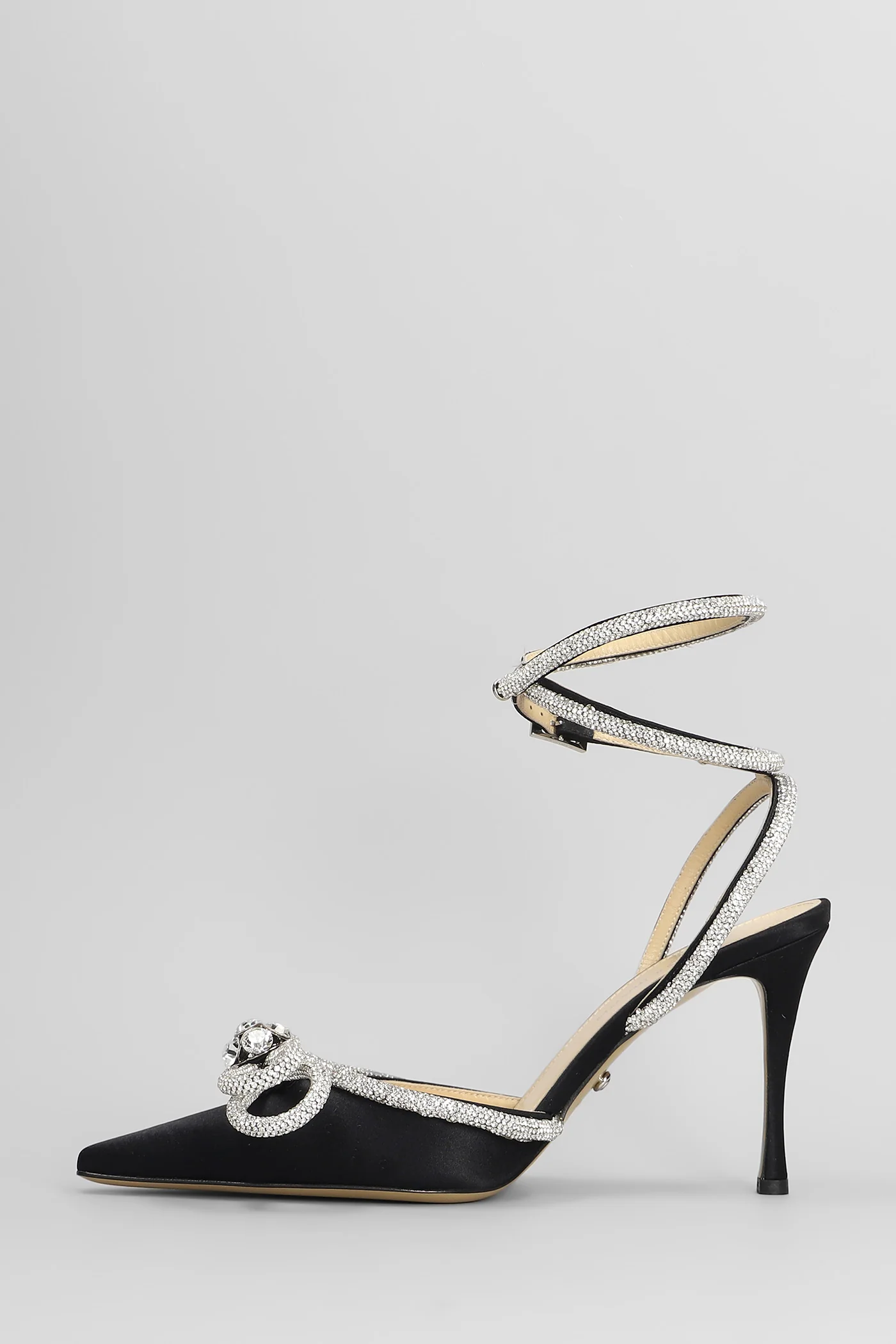 Pumps in black satin - Image 3