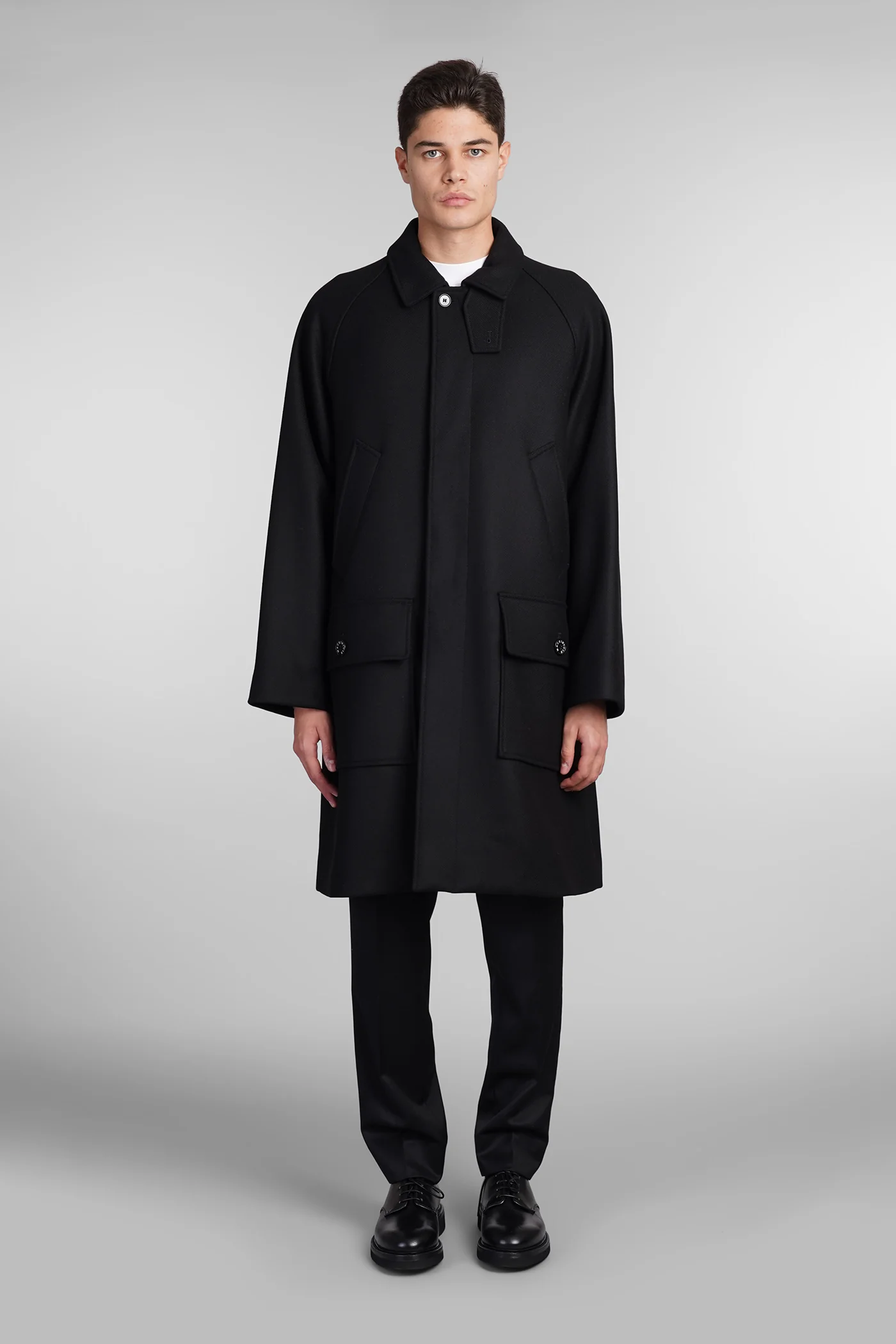 Wool borness Coat in black wool