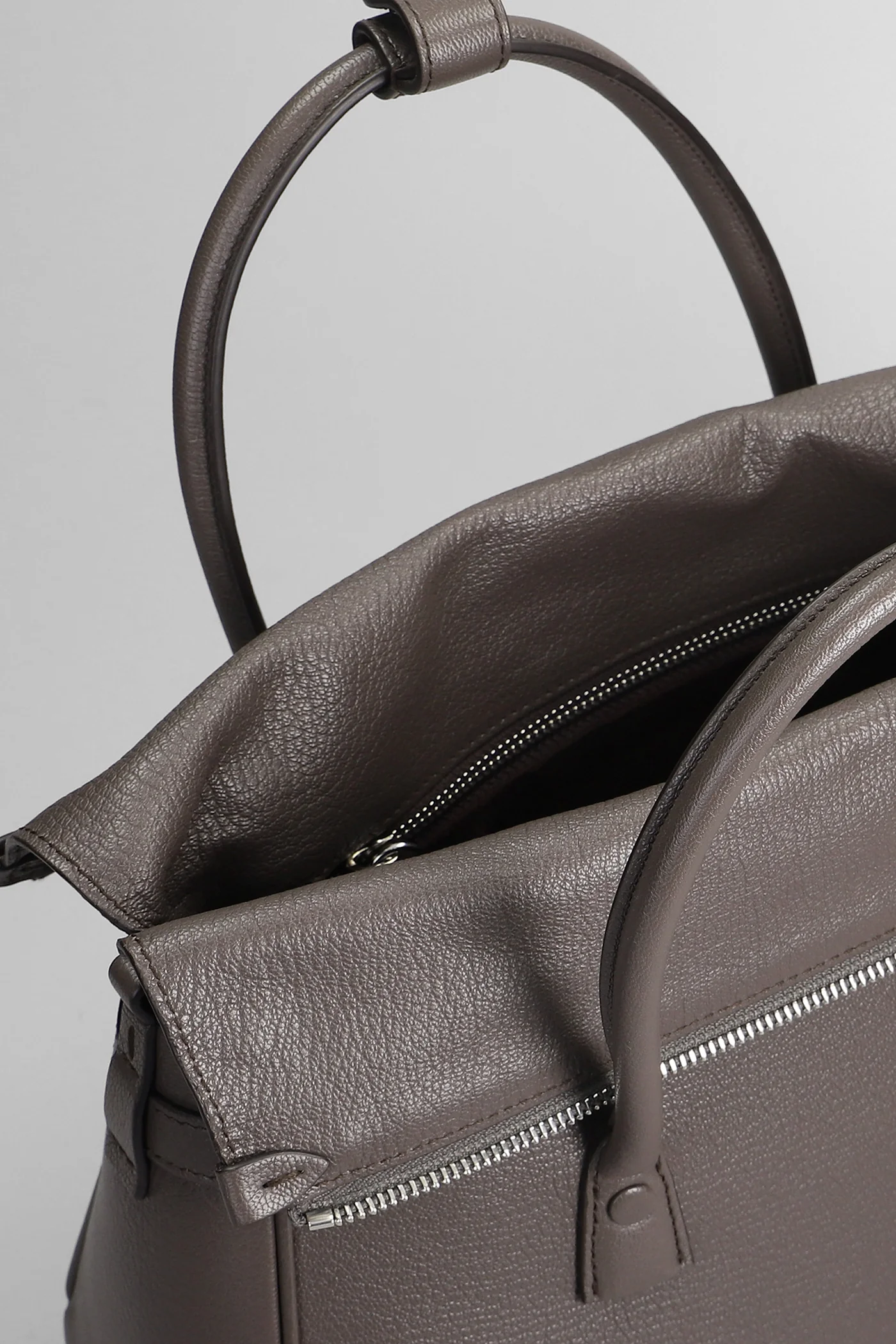 5ac Hand bag in grey leather - Image 4