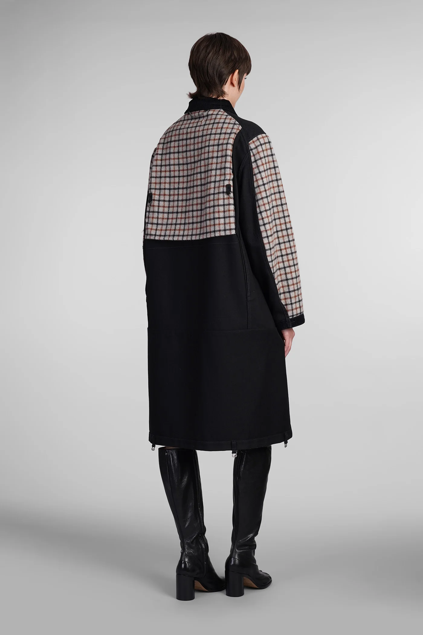 Coat in black wool - Image 3