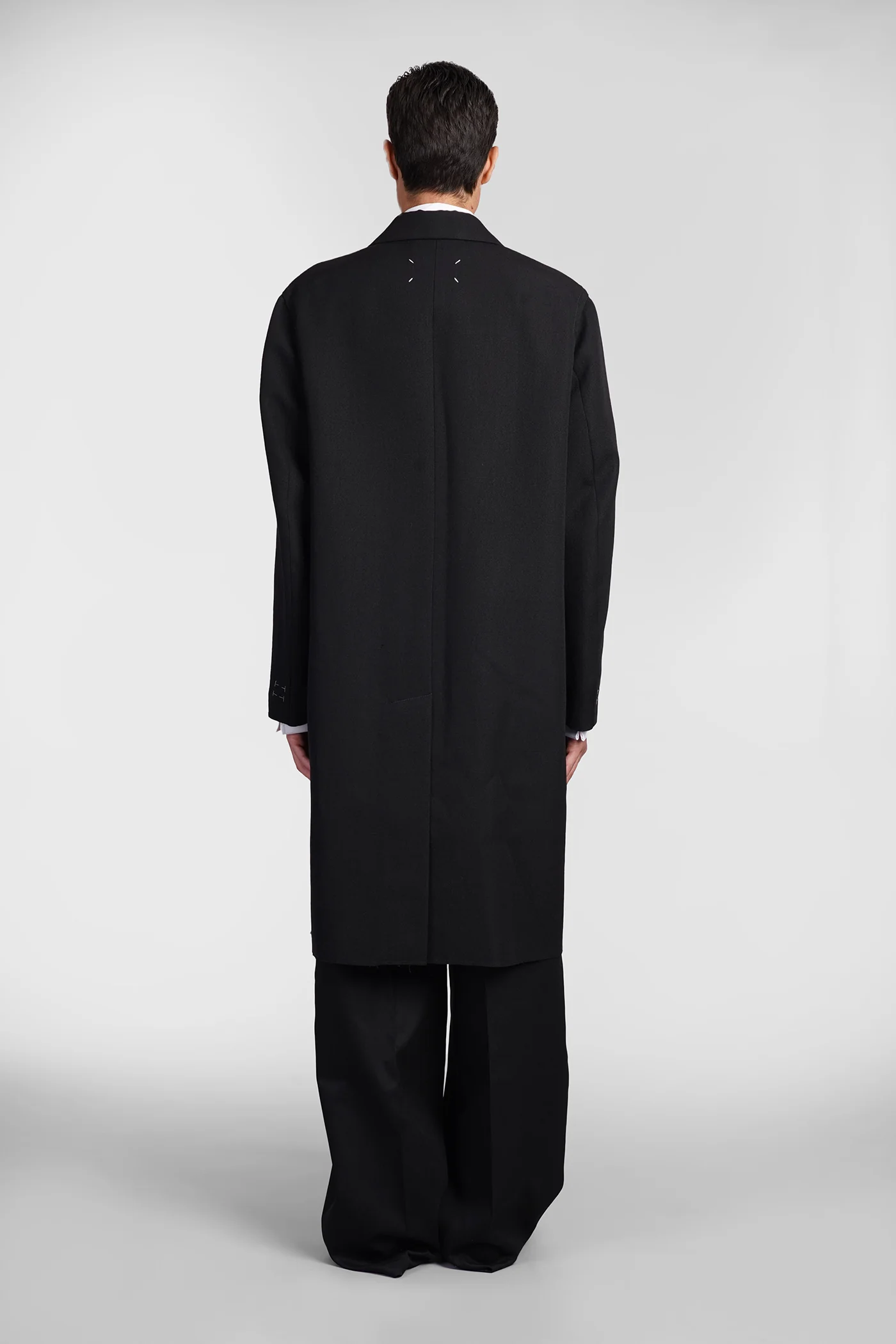 Coat in black wool - Image 3