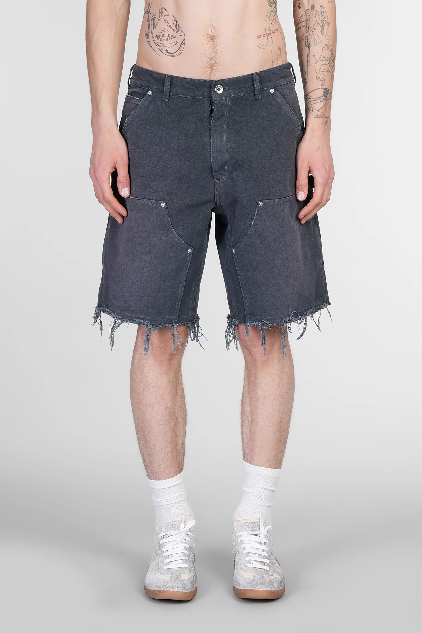 Shorts in grey denim