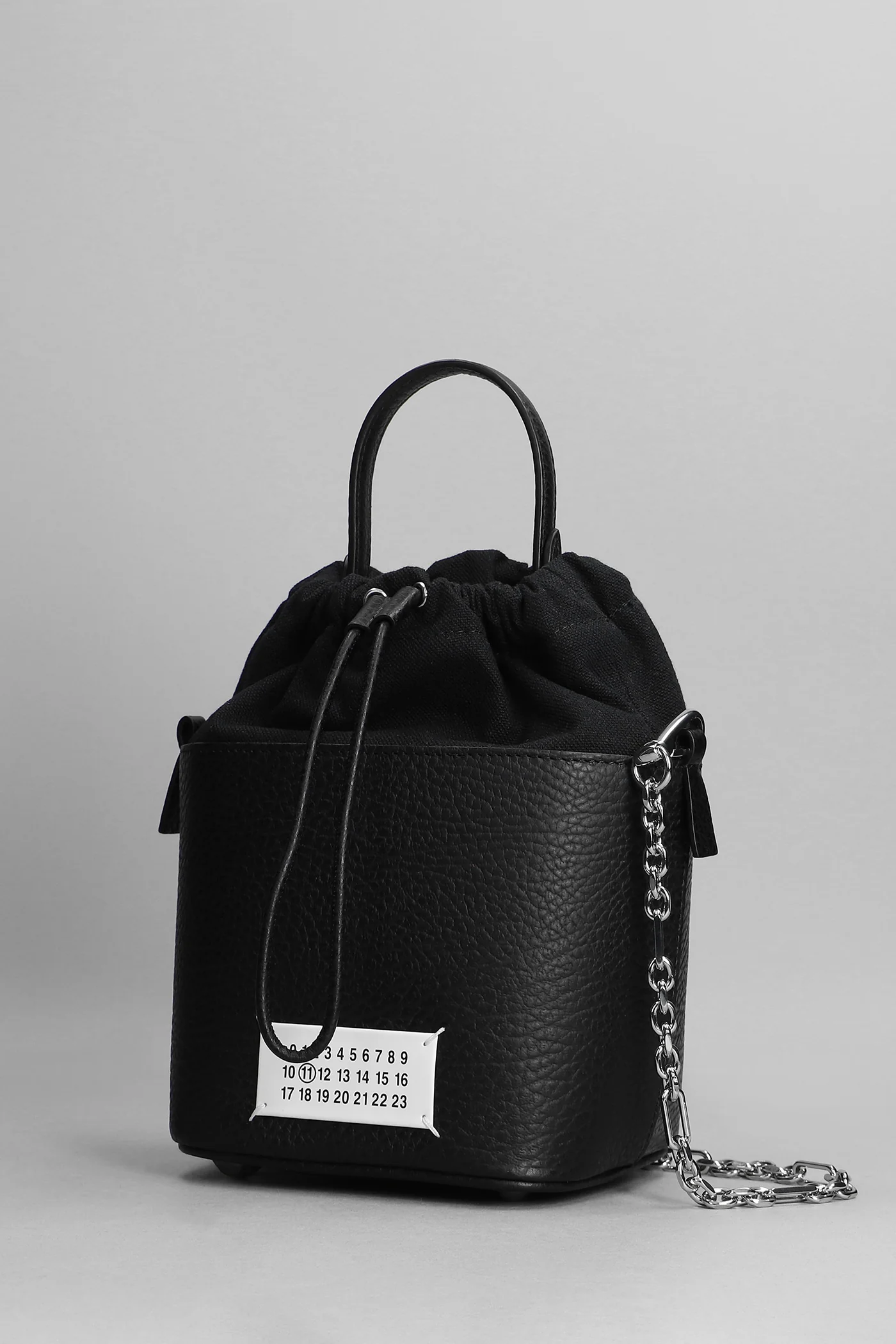 Shoulder bag in black leather - Image 2