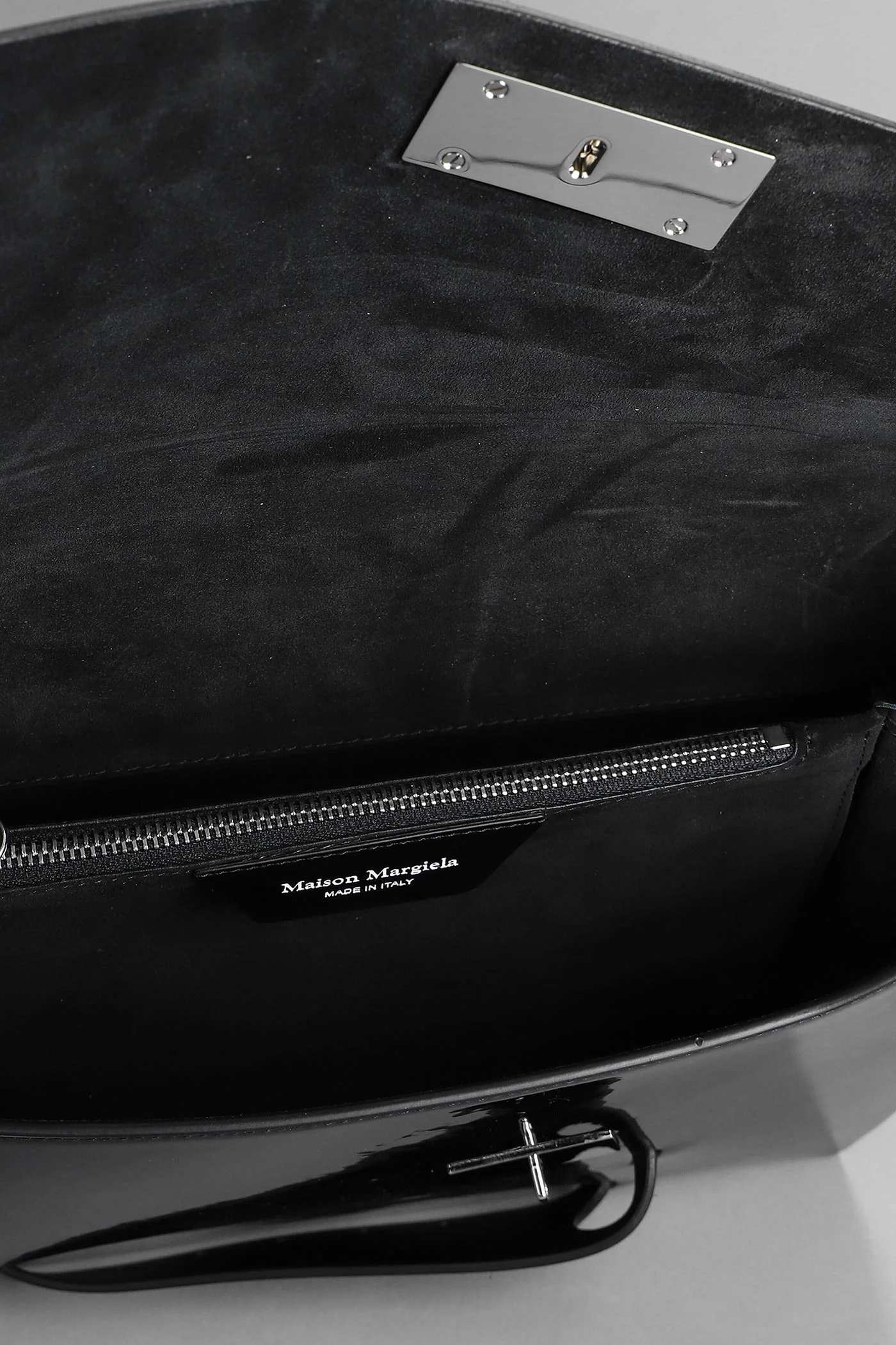 Snatched big Shoulder bag in black patent leather - Image 5