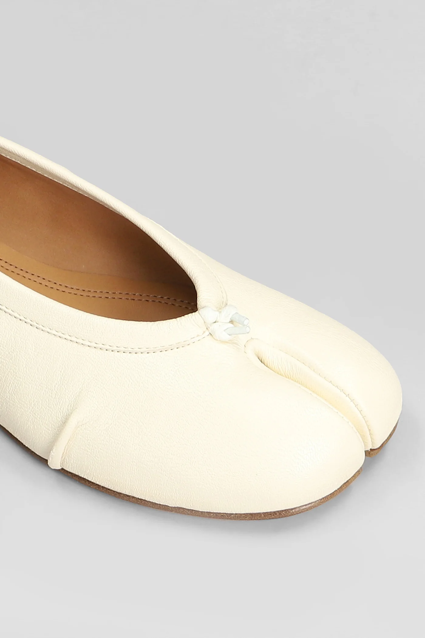 Tabi Ballet flats in beige leather - Image 5