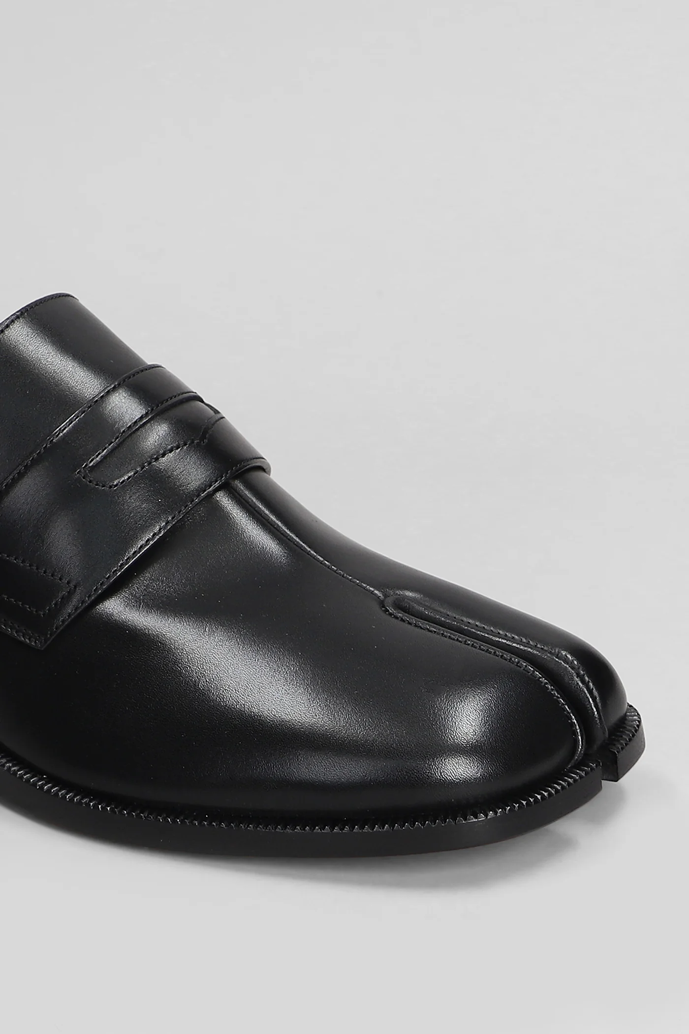 Tabi Loafers in black leather - Image 5