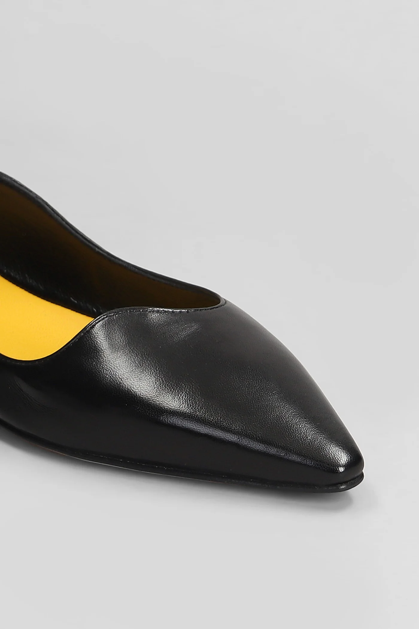 Ballet flats in black leather - Image 5