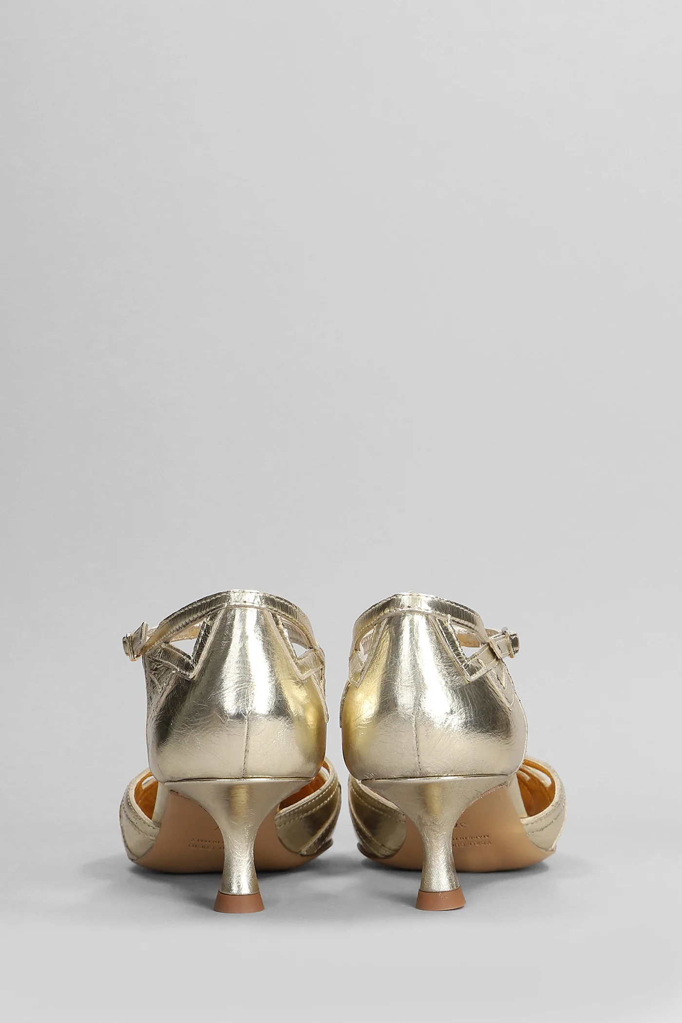 Pumps in platinum leather - Image 4