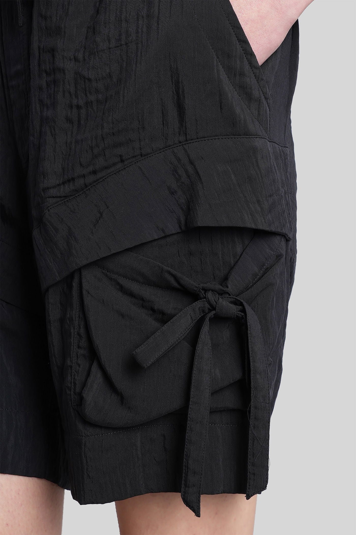 Bermia Shorts in black viscose - Image 5