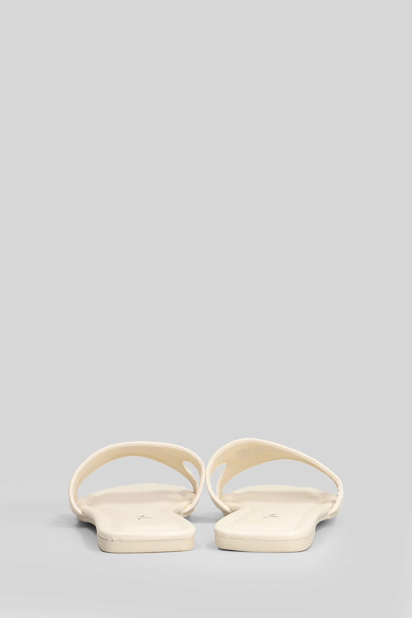 Emi Flat sandal-slipper in beige leather - Image 4