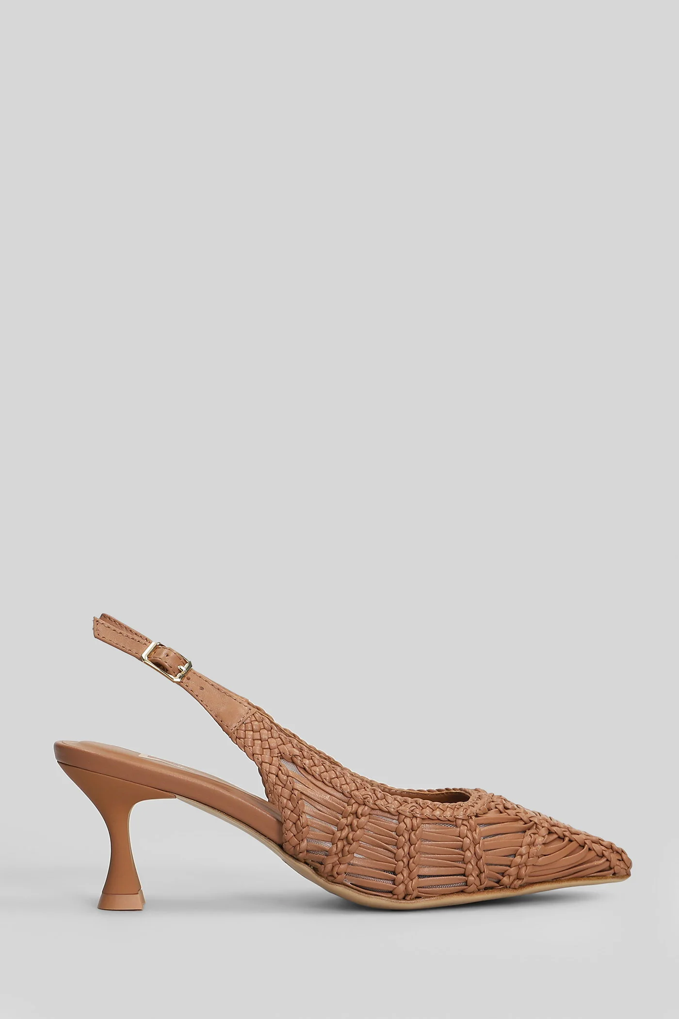Pumps in leather color leather