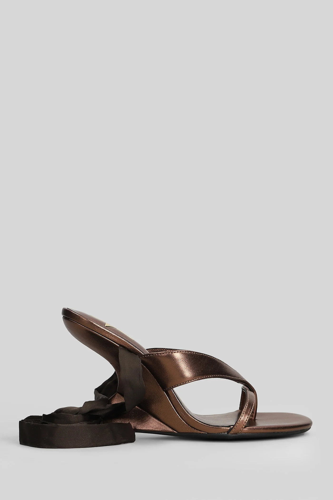 Sandals in bronze leather