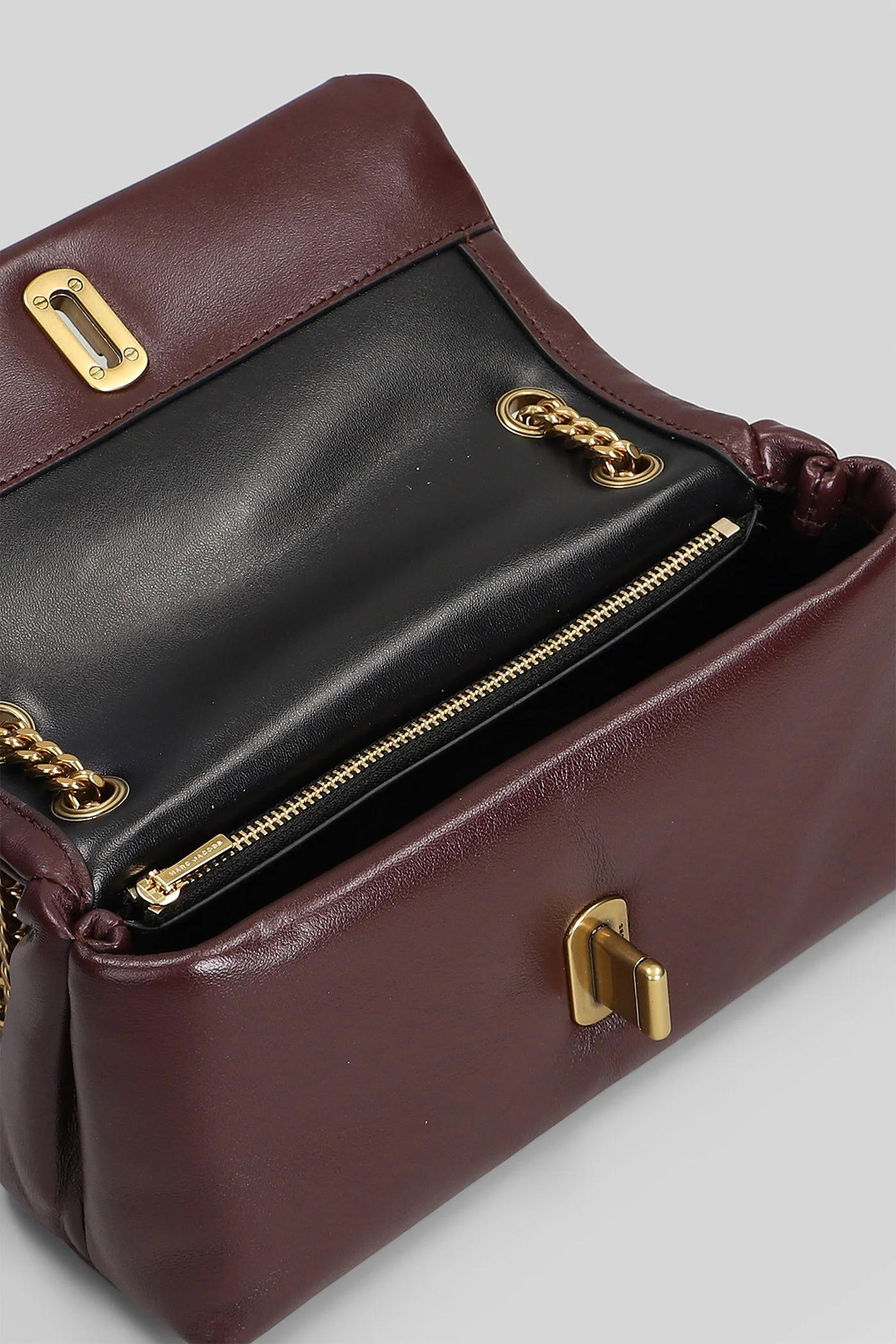 Chain mini bag Shoulder bag in bordeaux leather - Image 4