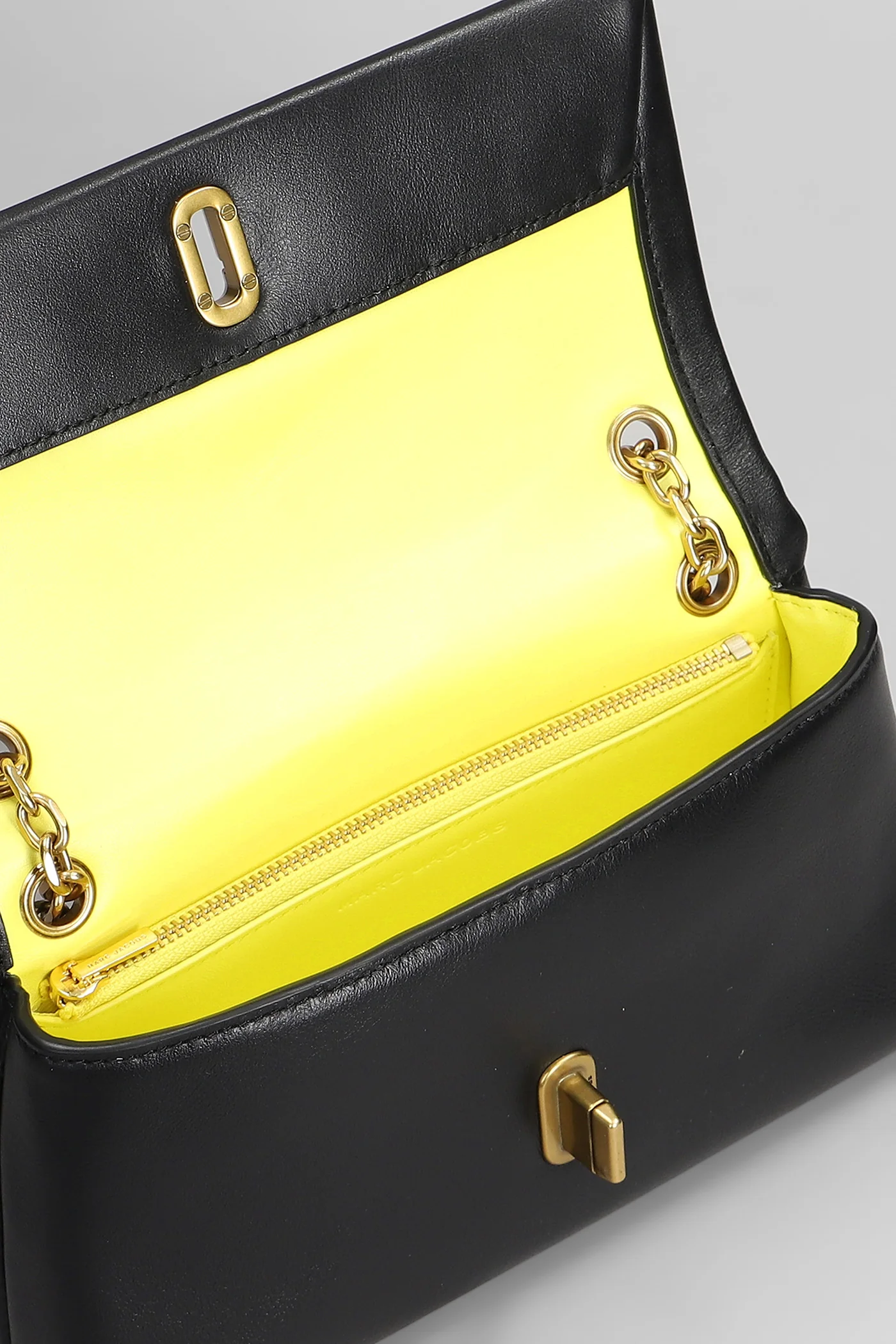 The dual chain mini Shoulder bag in black leather - Image 4
