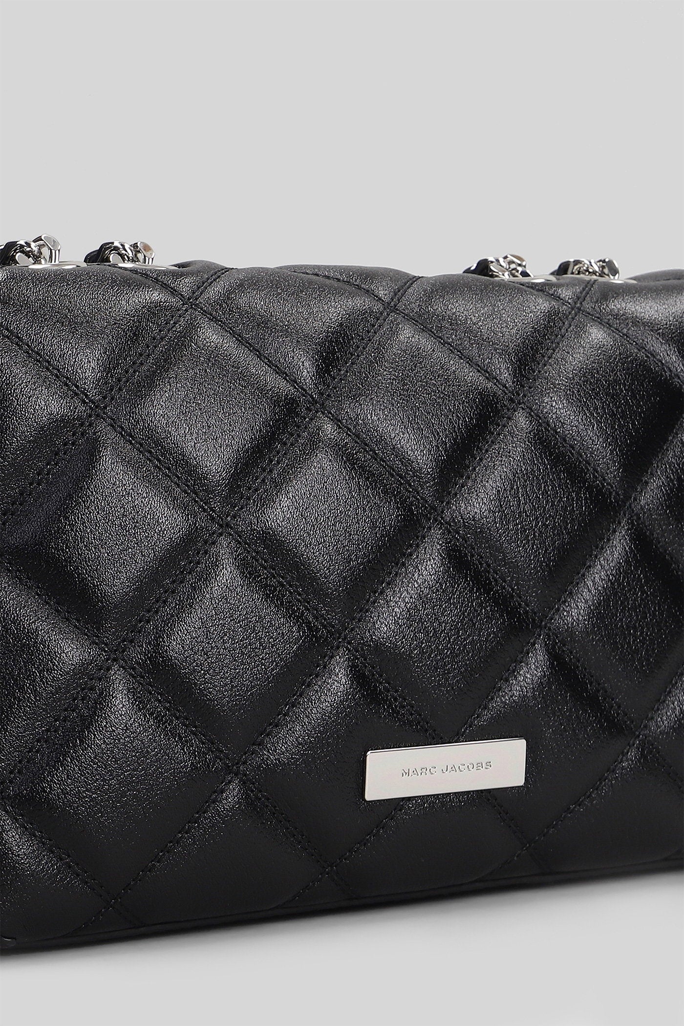 The slim dual chain Shoulder bag in black leather - Image 4