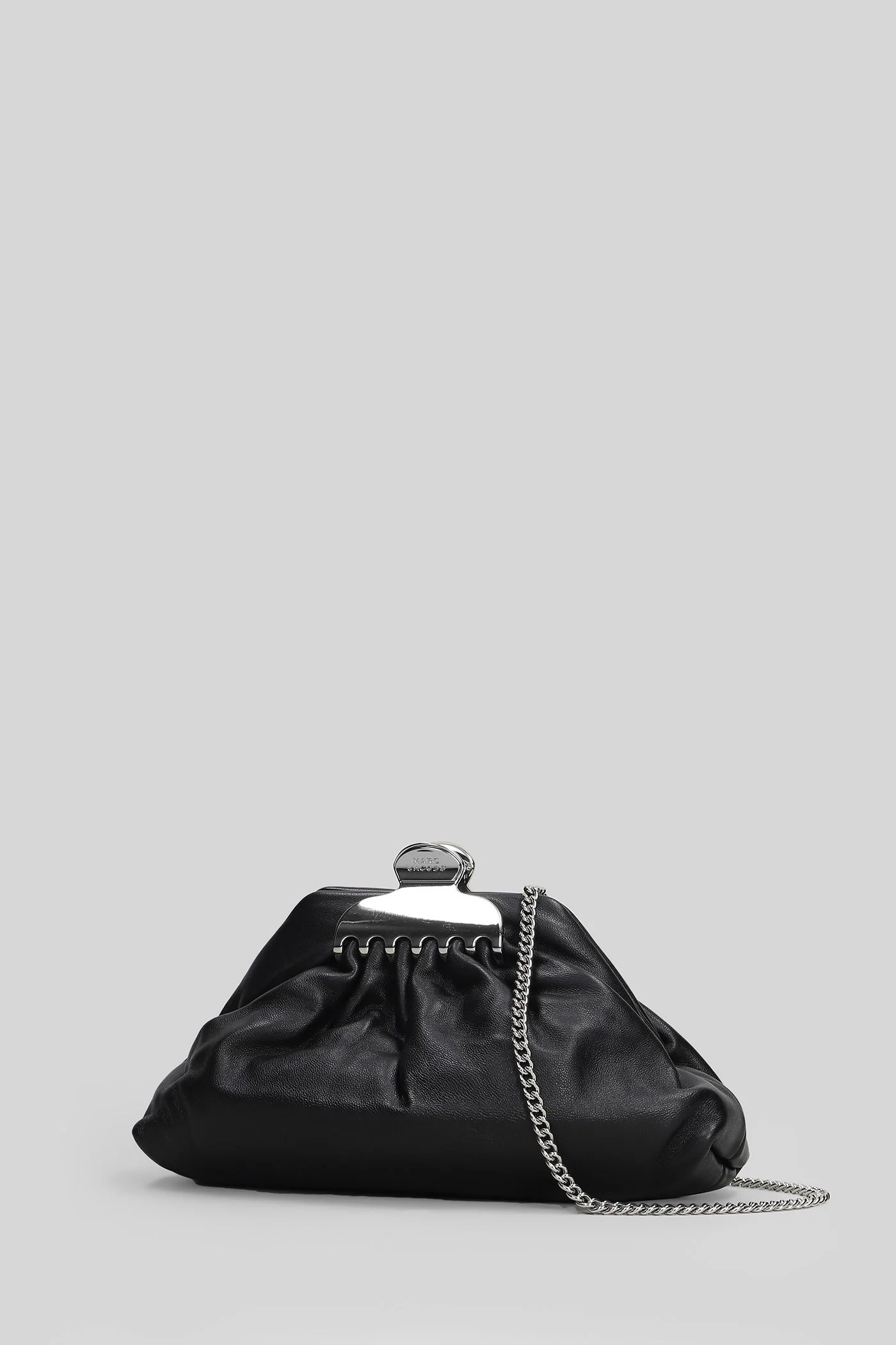 The small claw clip Clutch in black leather - Image 18