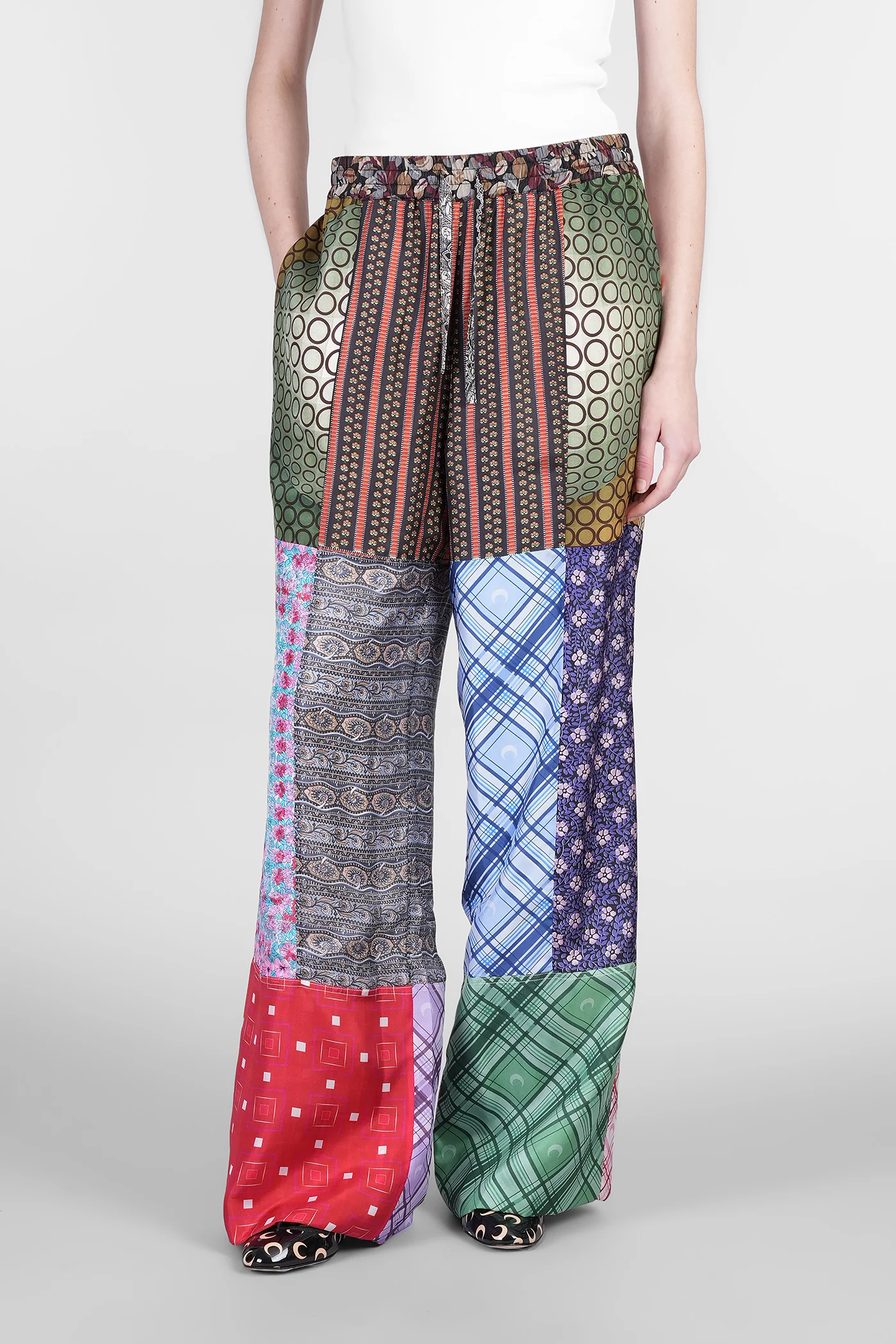 Pants in multicolor silk