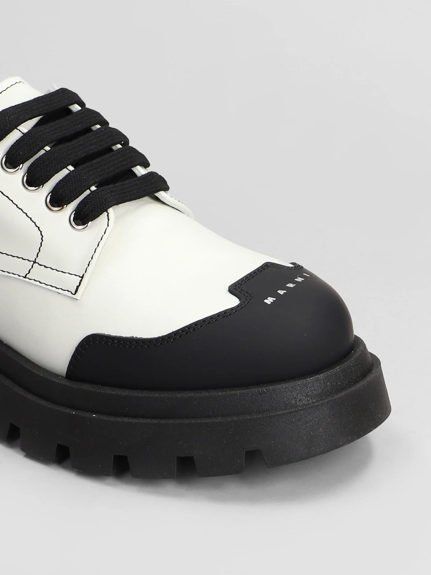Lace up shoes in white leather - Image 5