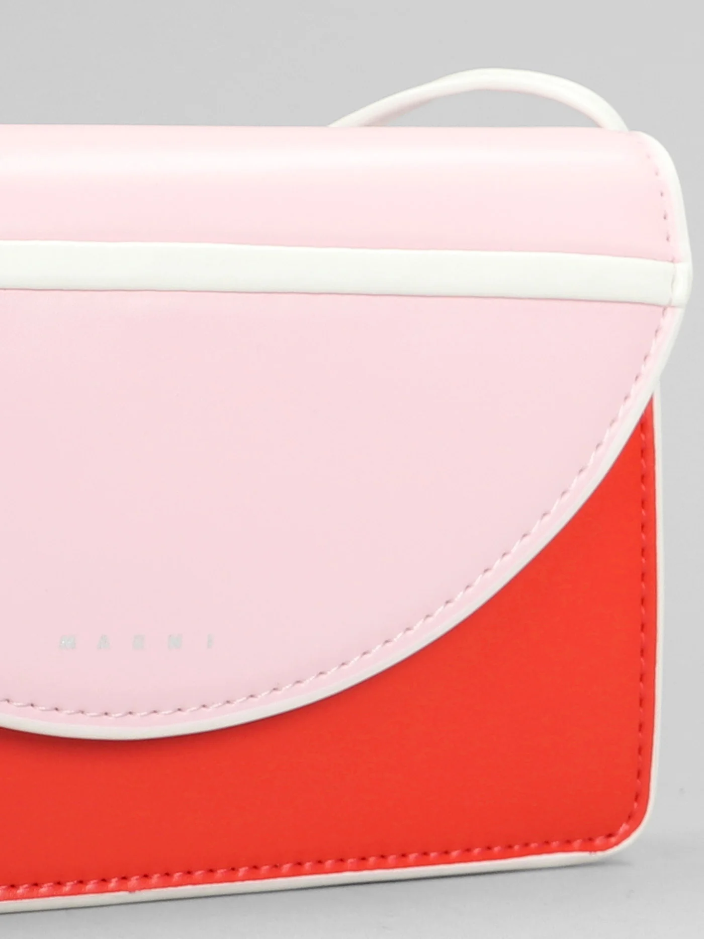 Shoulder bag in rose-pink polyester - Image 4