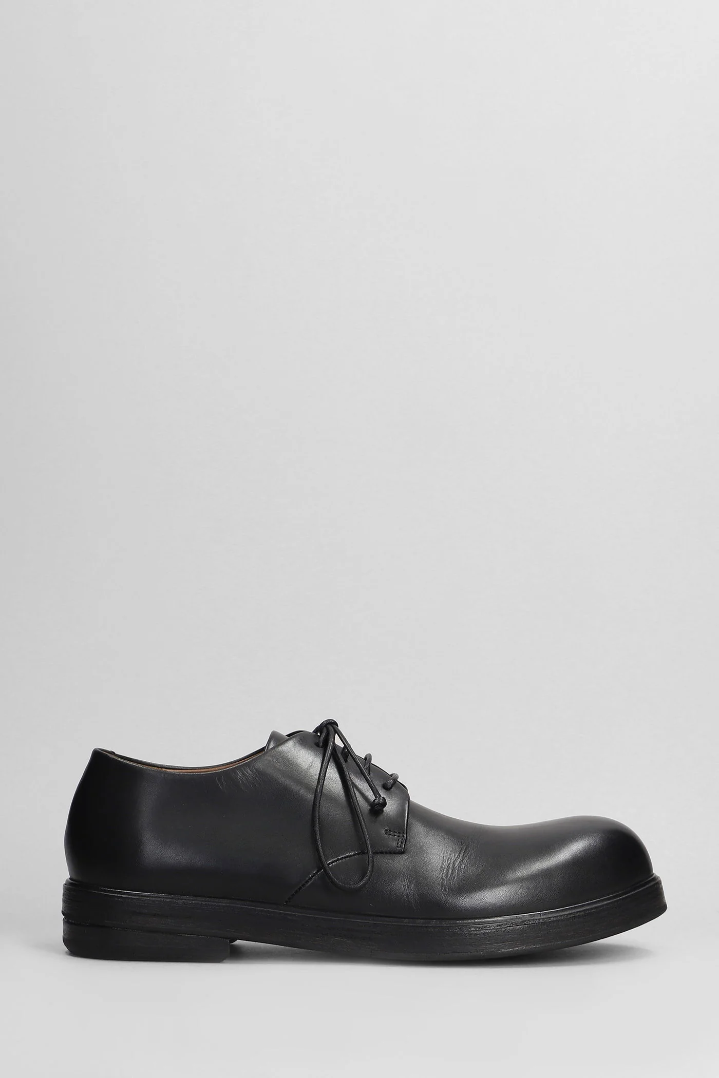 Zucca Lace up shoes in black leather