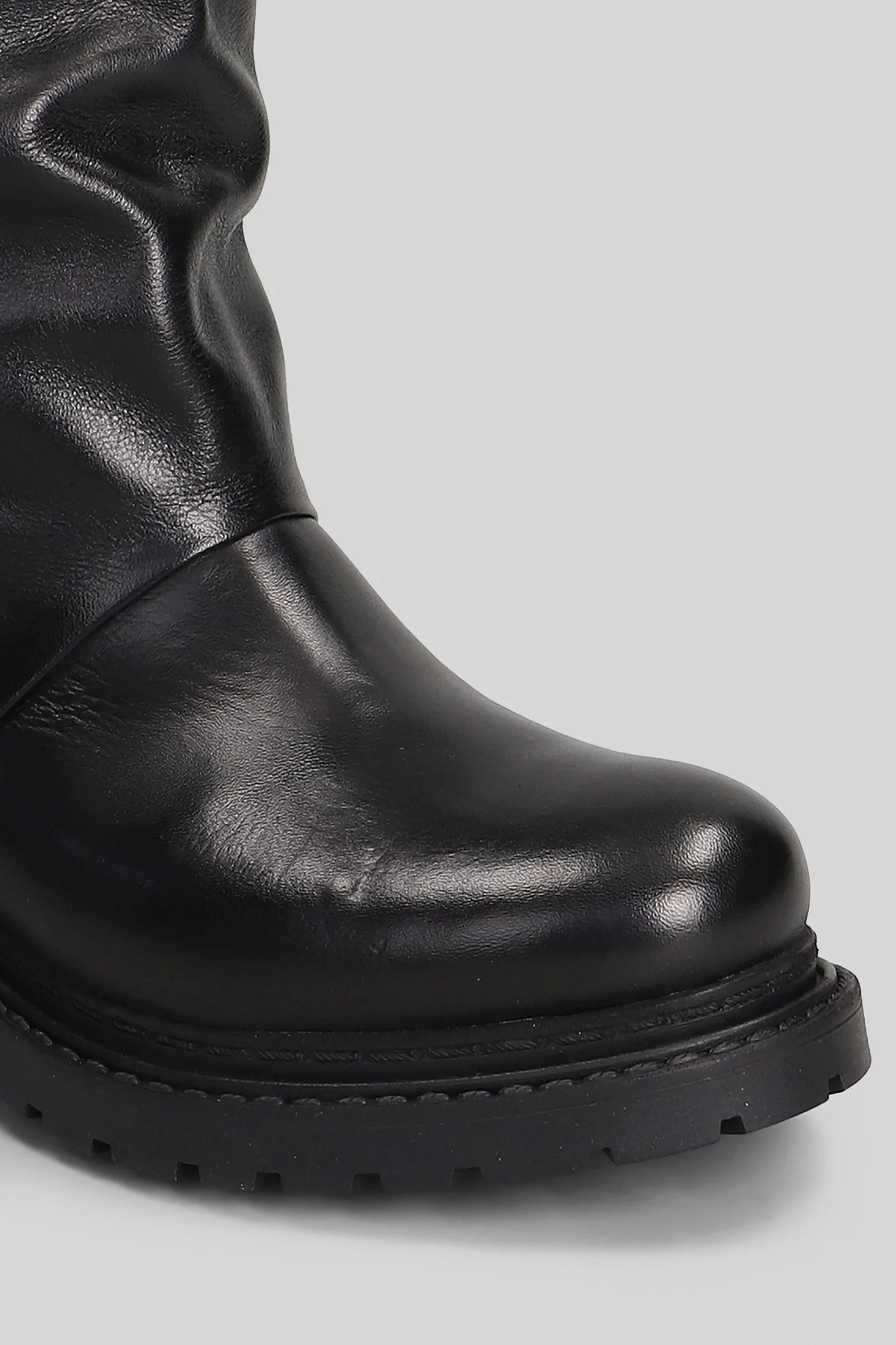 low heels boots in black leather - Image 5