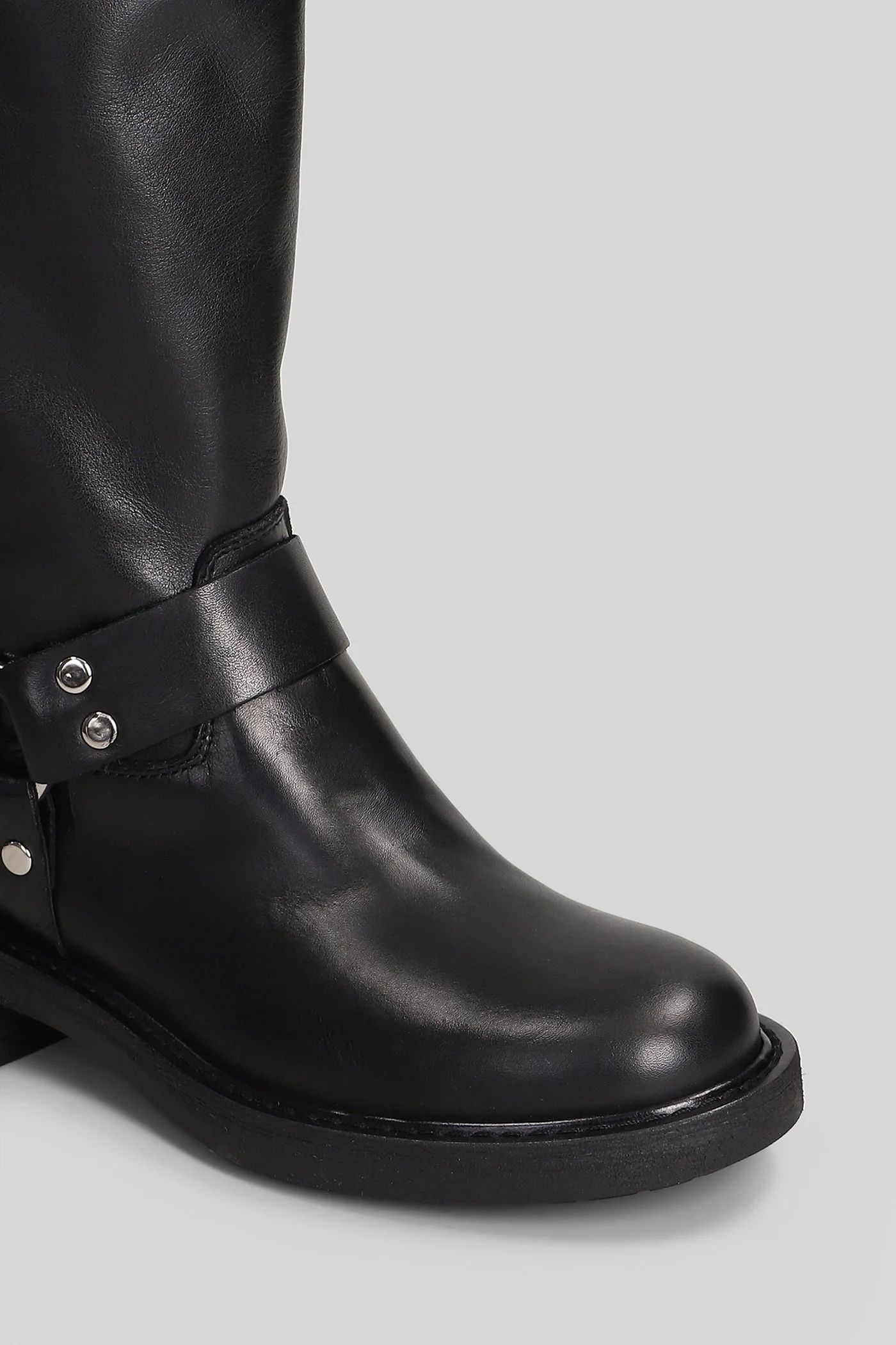 low heels boots in black leather - Image 5