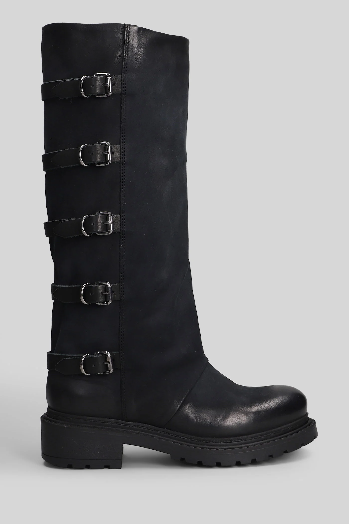 low heels boots in black nubuck